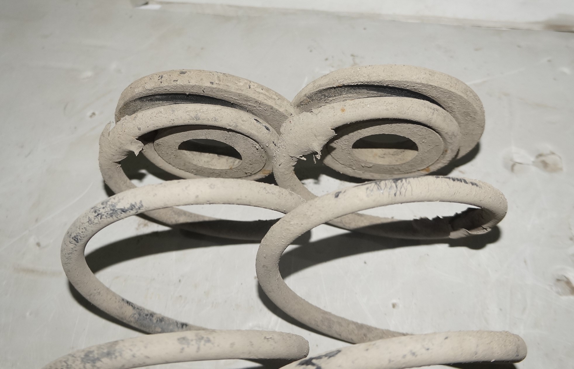 Пружина задняя vw jetta 6 17217128 (3)
