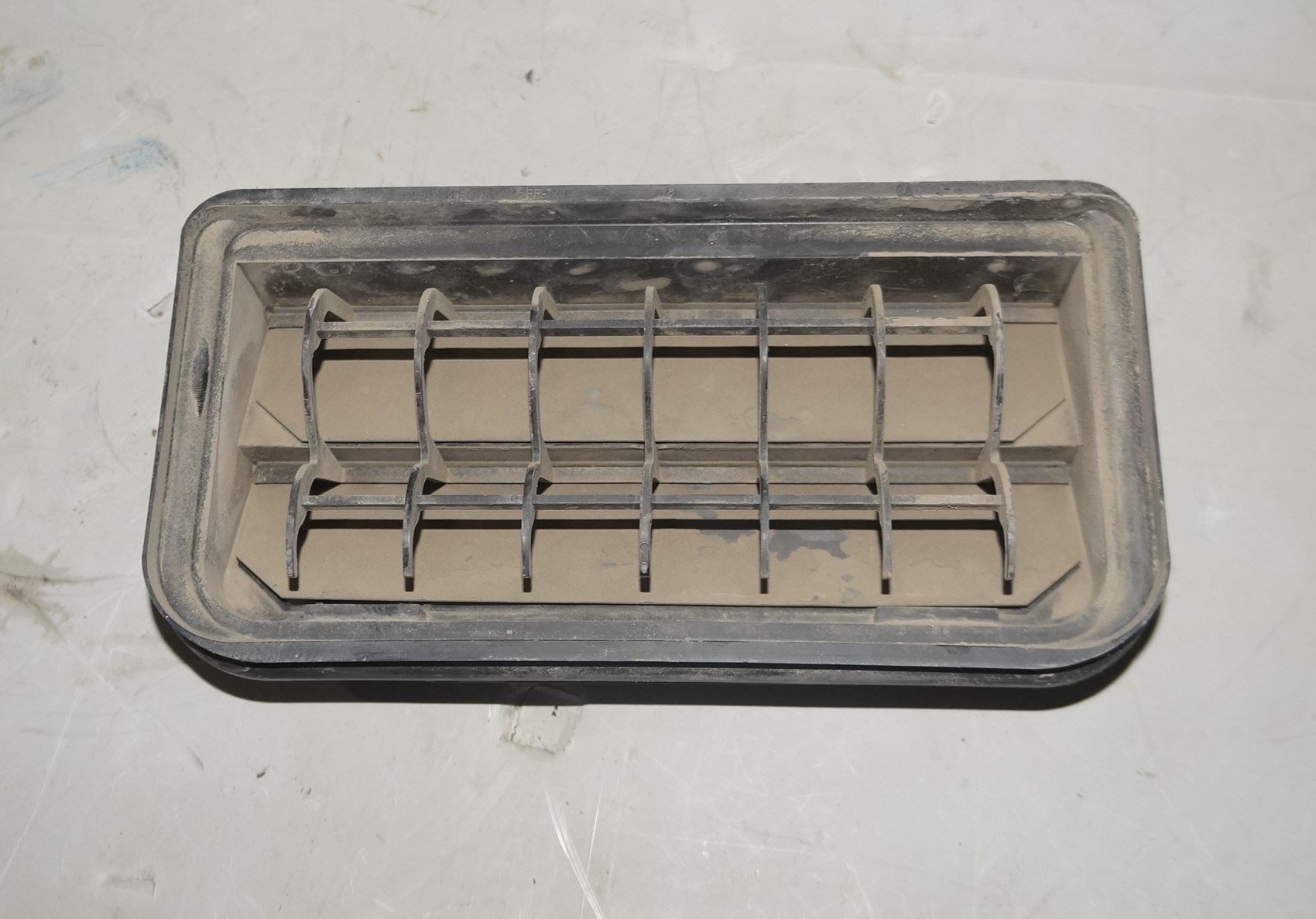 Решетка вентиляционная vw jetta 6 17217133 (1)