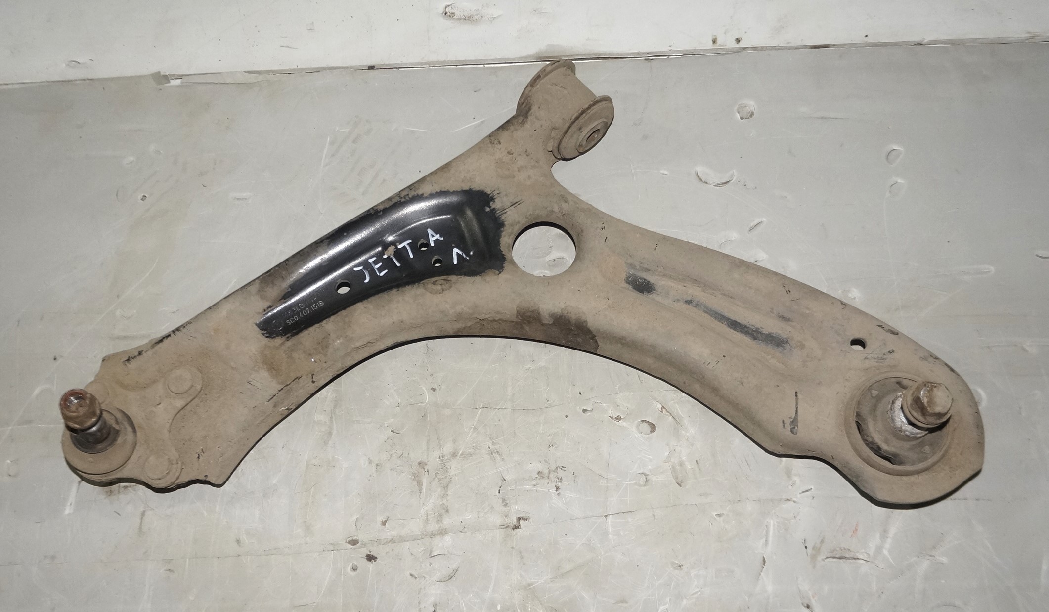 Рычаг передней подвески vw jetta 6 17217139 (1)