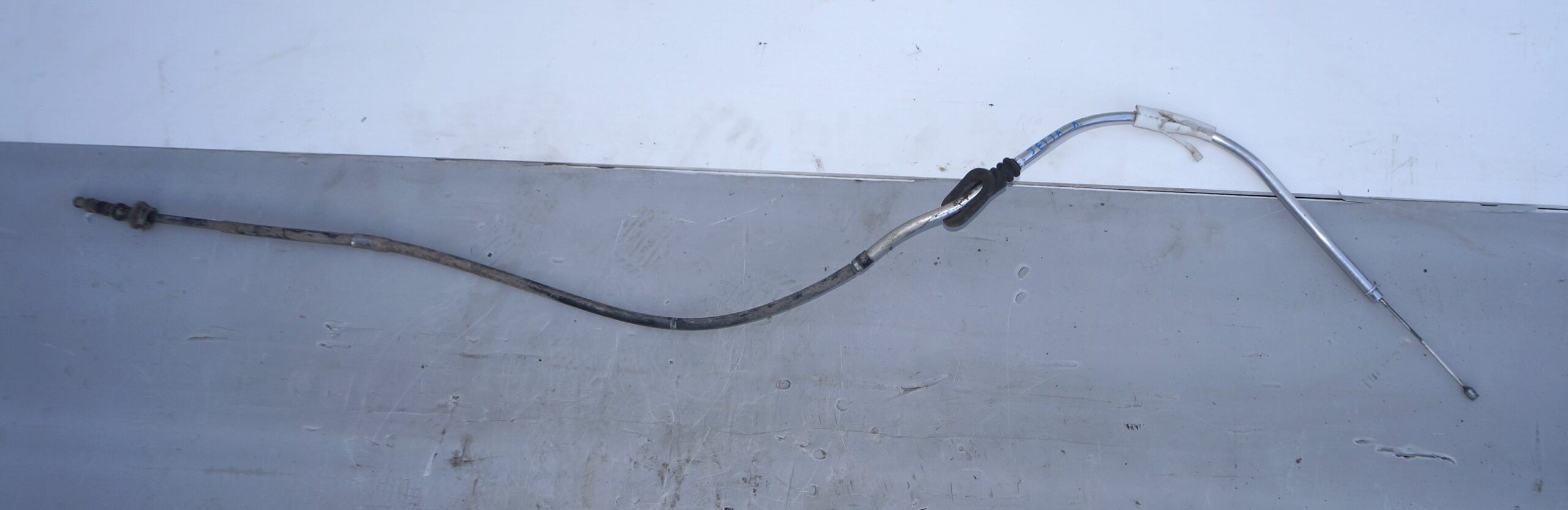 Трос ручника vw jetta 6 17217155 (1)