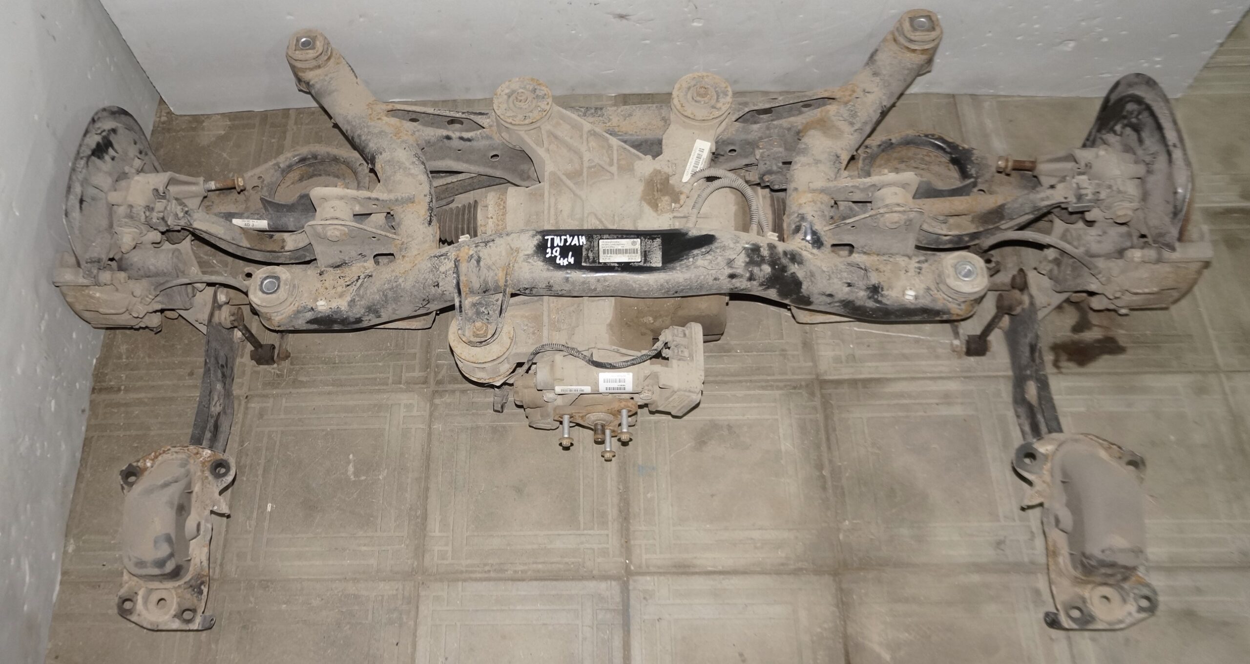 Балка задняя в сборе vw tiguan i 2007 2011 17102009 (1)