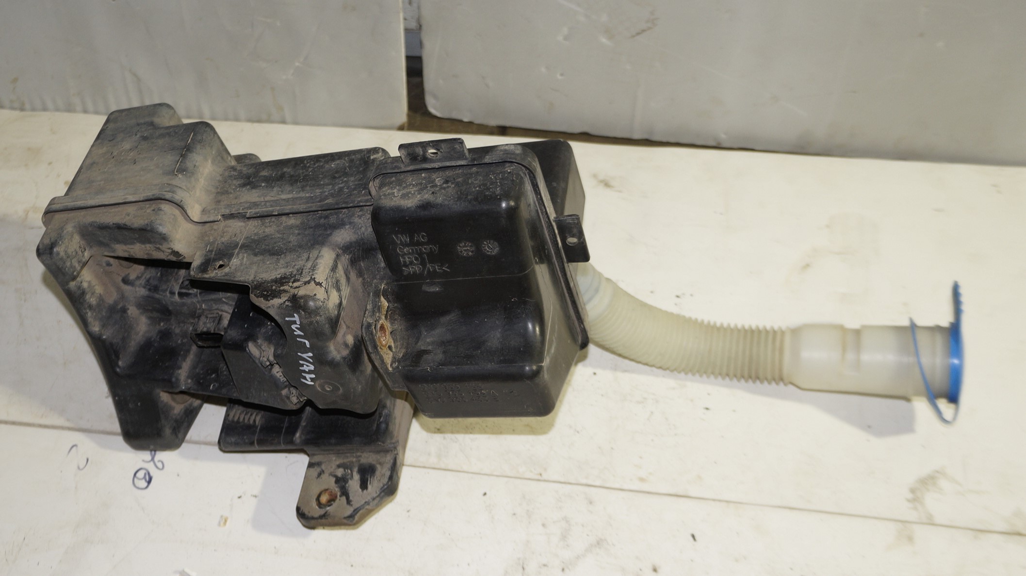 Бачок омывателя vw tiguan i 2007 2011 17102015 (3)