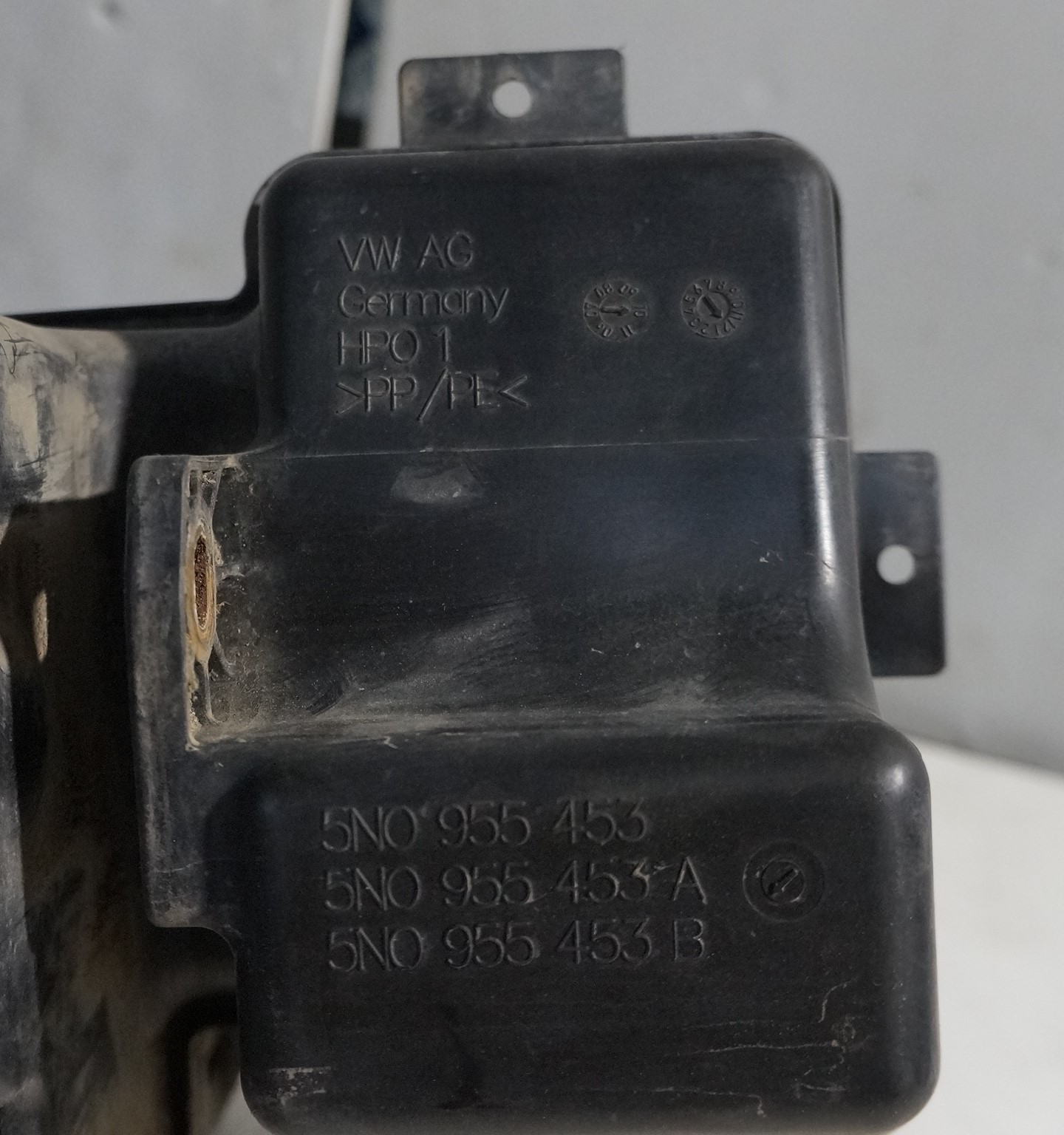 Бачок омывателя vw tiguan i 2007 2011 17102015 (5)