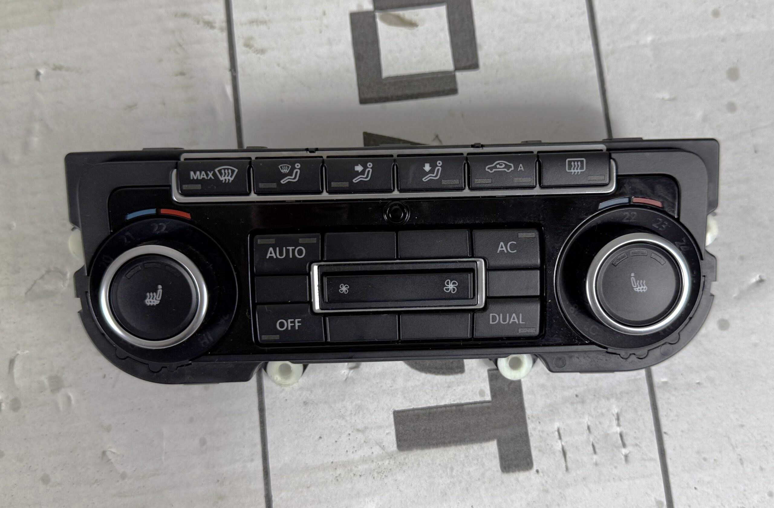 Блок управления климатом vw tiguan i 2007 2011 17102025 (1)