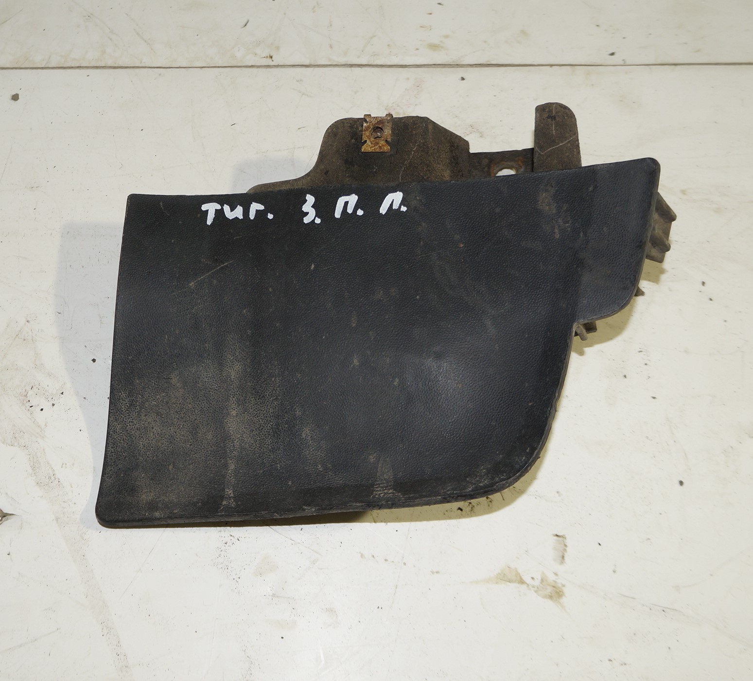 Брызговик задний передний правый vw tiguan i 2007 2011 17102033 (1)