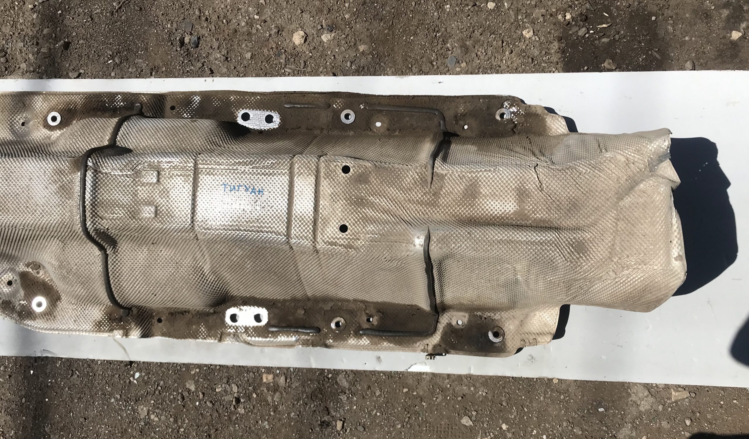 Защита днища экран тепловой vw tiguan i 2007 2011 17102070 (3)