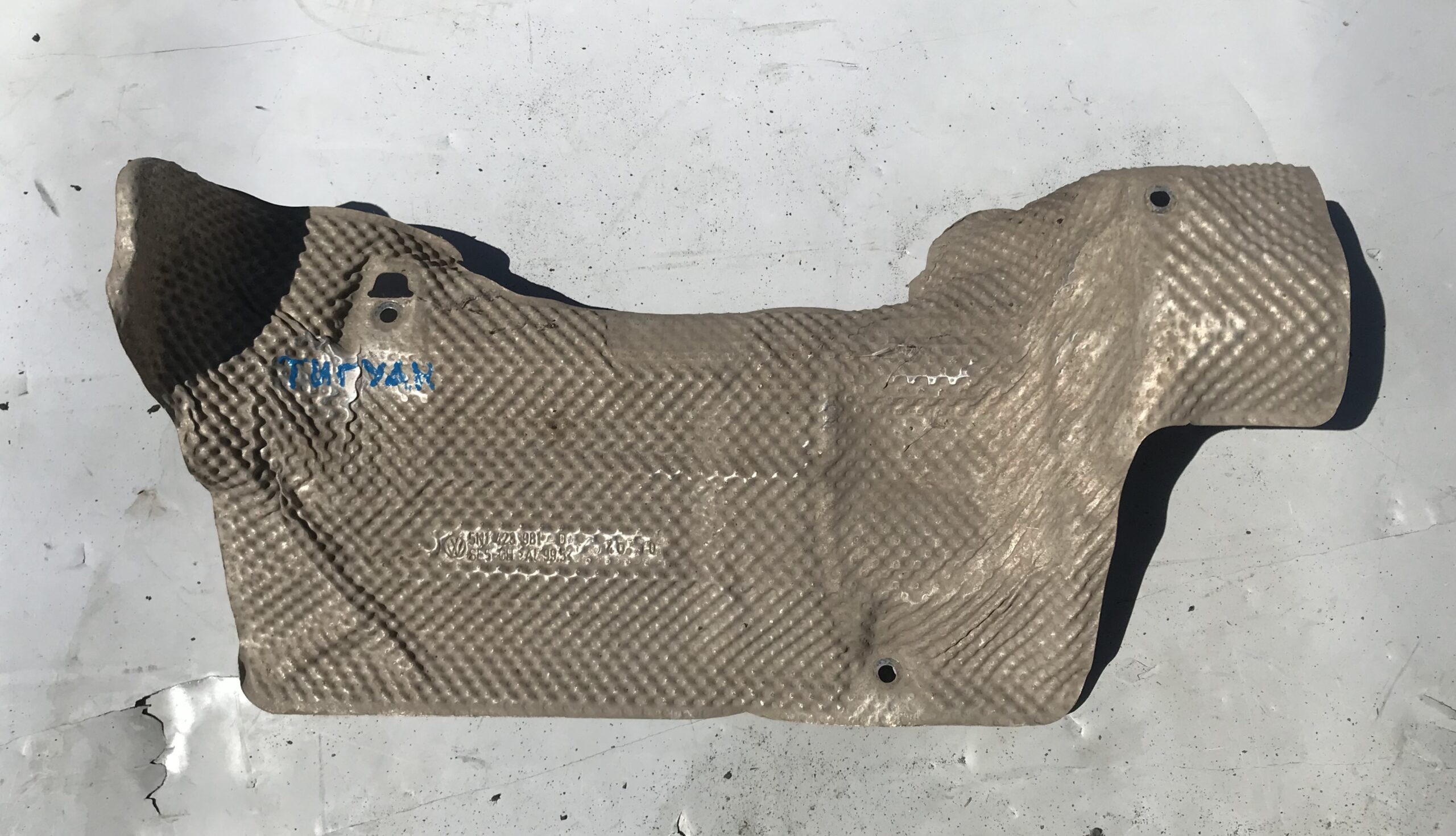 Защита днища экран тепловой рулевой рейки vw tiguan i 2007 2011 17102073 (1)