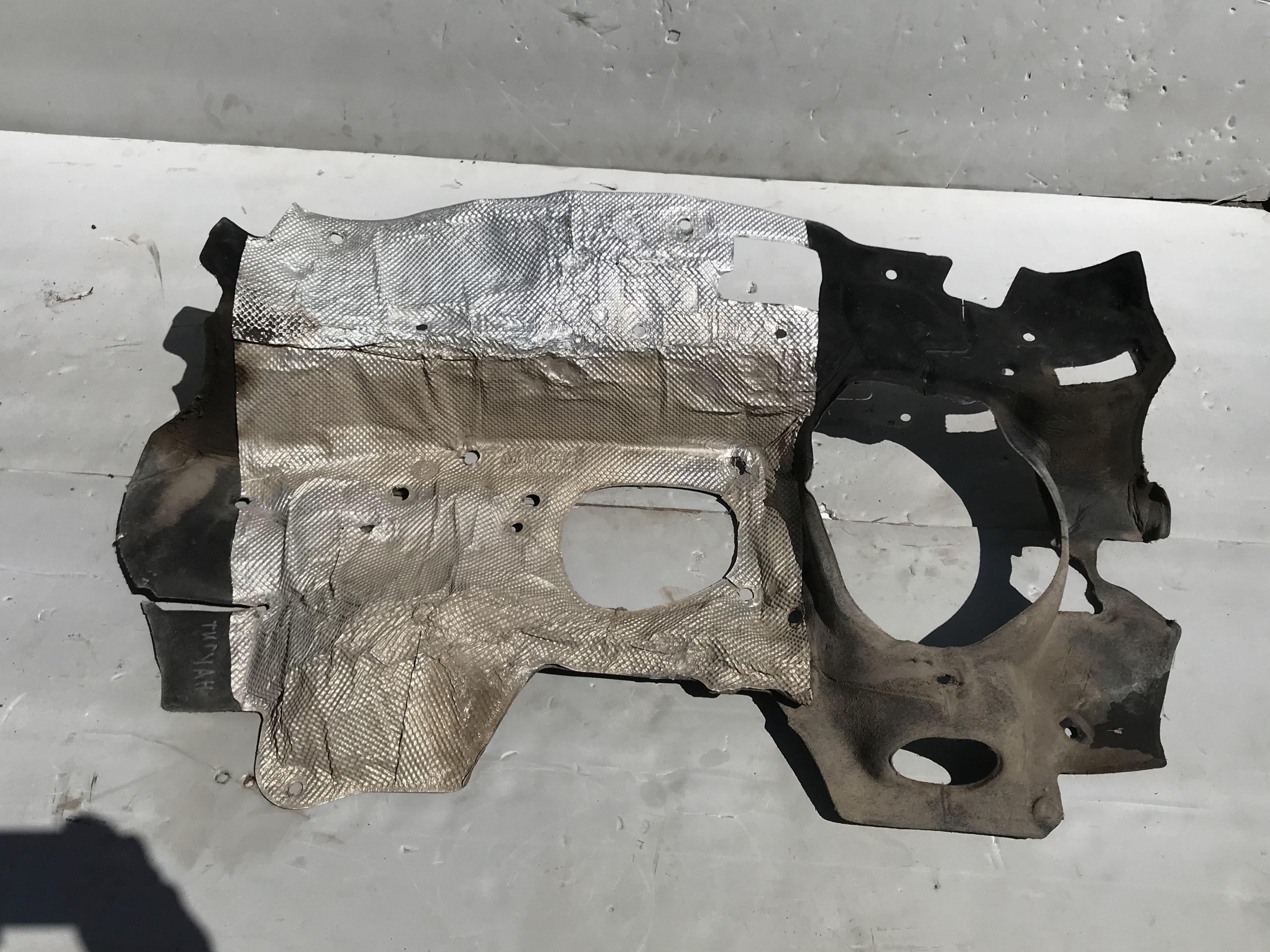 Защита пыльник замоторная vw tiguan i 2007 2011 17102075 (1)