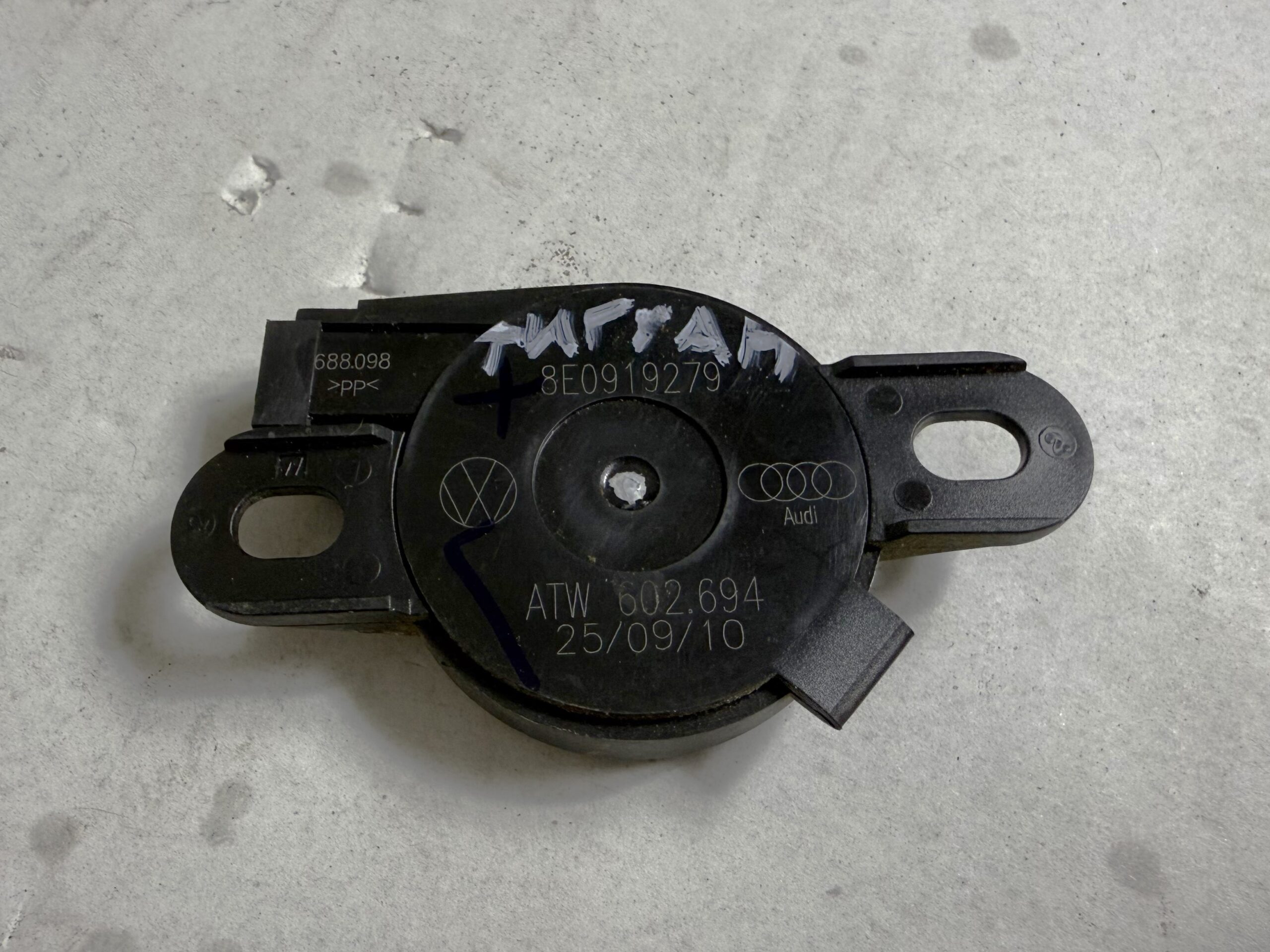 Зуммер vw tiguan i 2007 2011 17102080 (1)