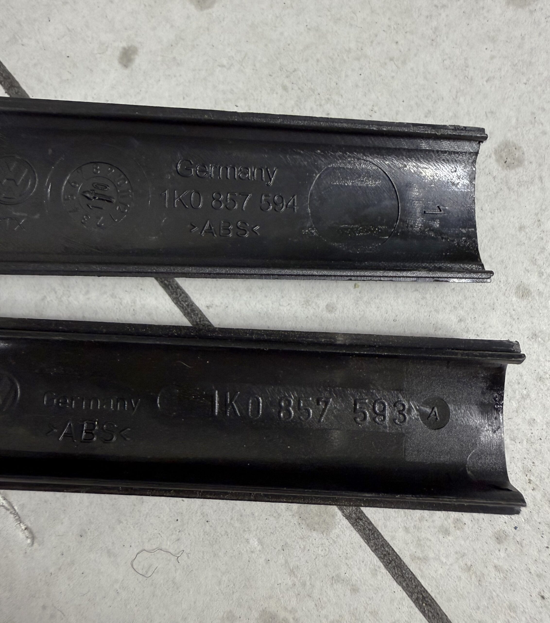 Кабель канал от салонного зеркала правая часть vw tiguan i 2007 2011 17102084 (3)