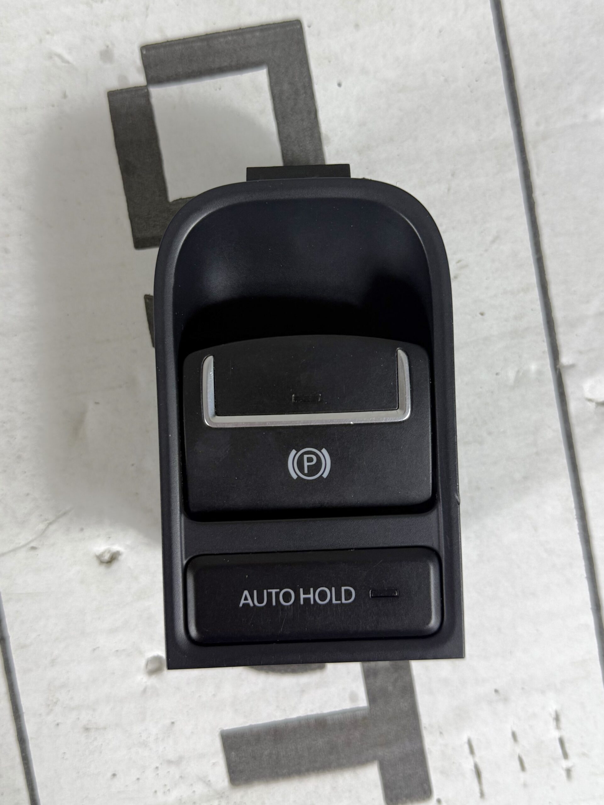 Кнопка auto hold vw tiguan i 2007 2011 17102095 (1)
