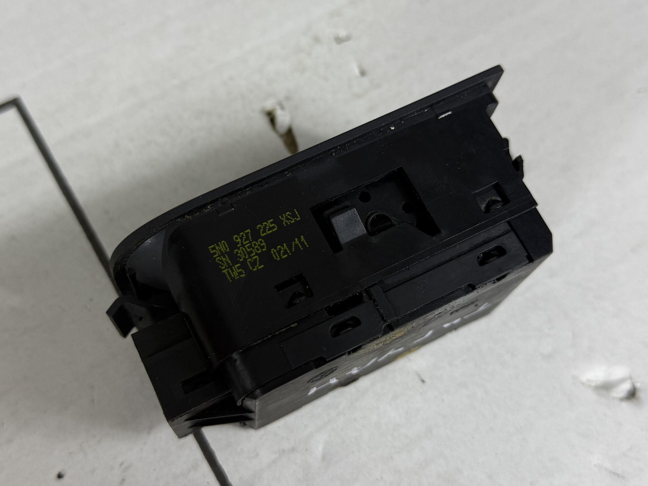 Кнопка auto hold vw tiguan i 2007 2011 17102095 (4)