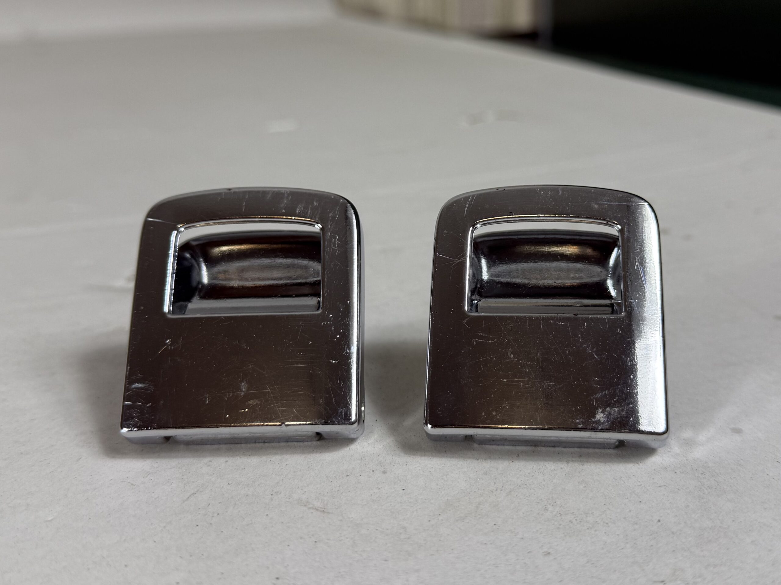 Крепление в багажник vw tiguan i 2007 2011 17102109 (2)