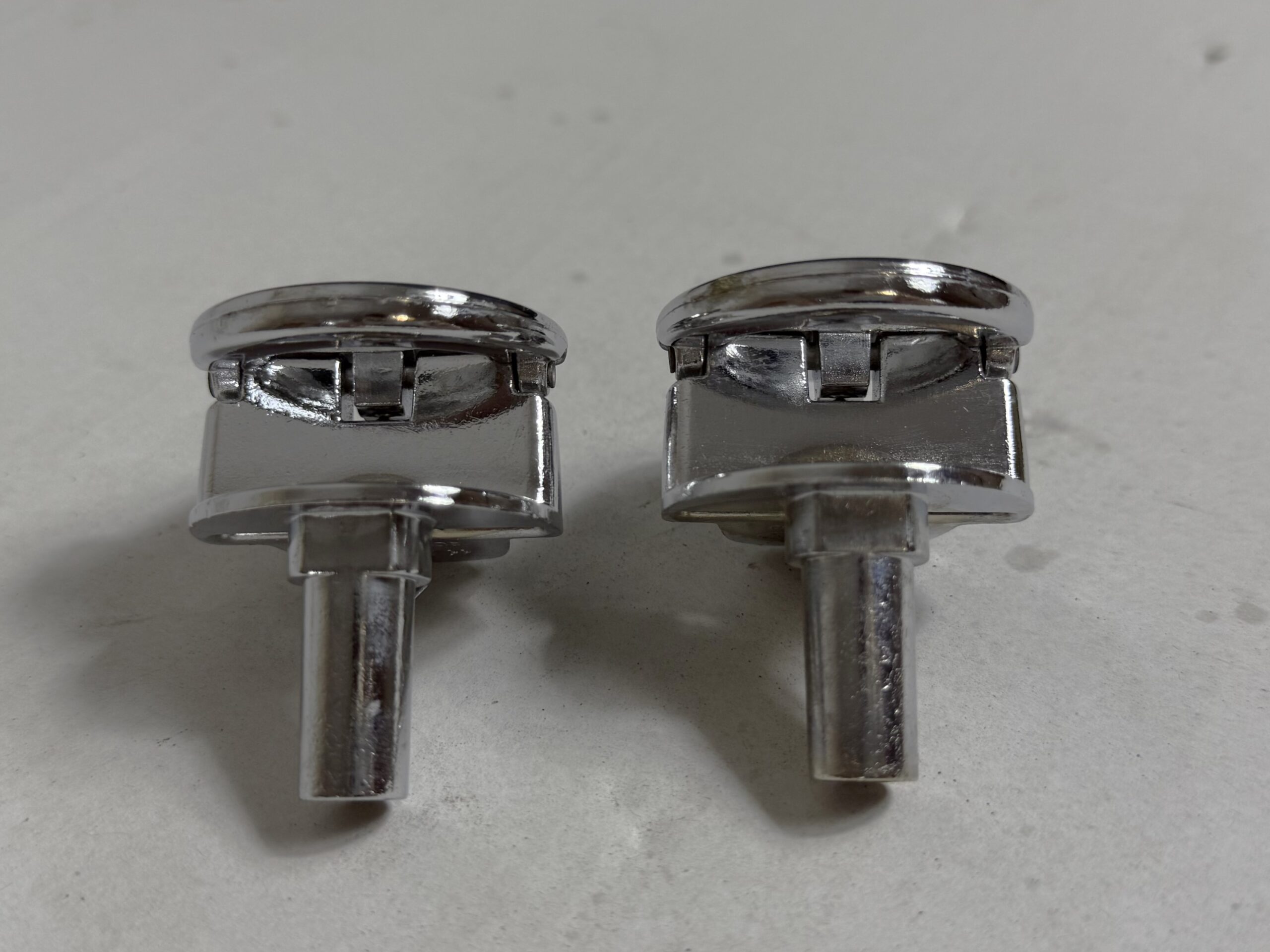 Крепление в багажник vw tiguan i 2007 2011 17102110 (2)