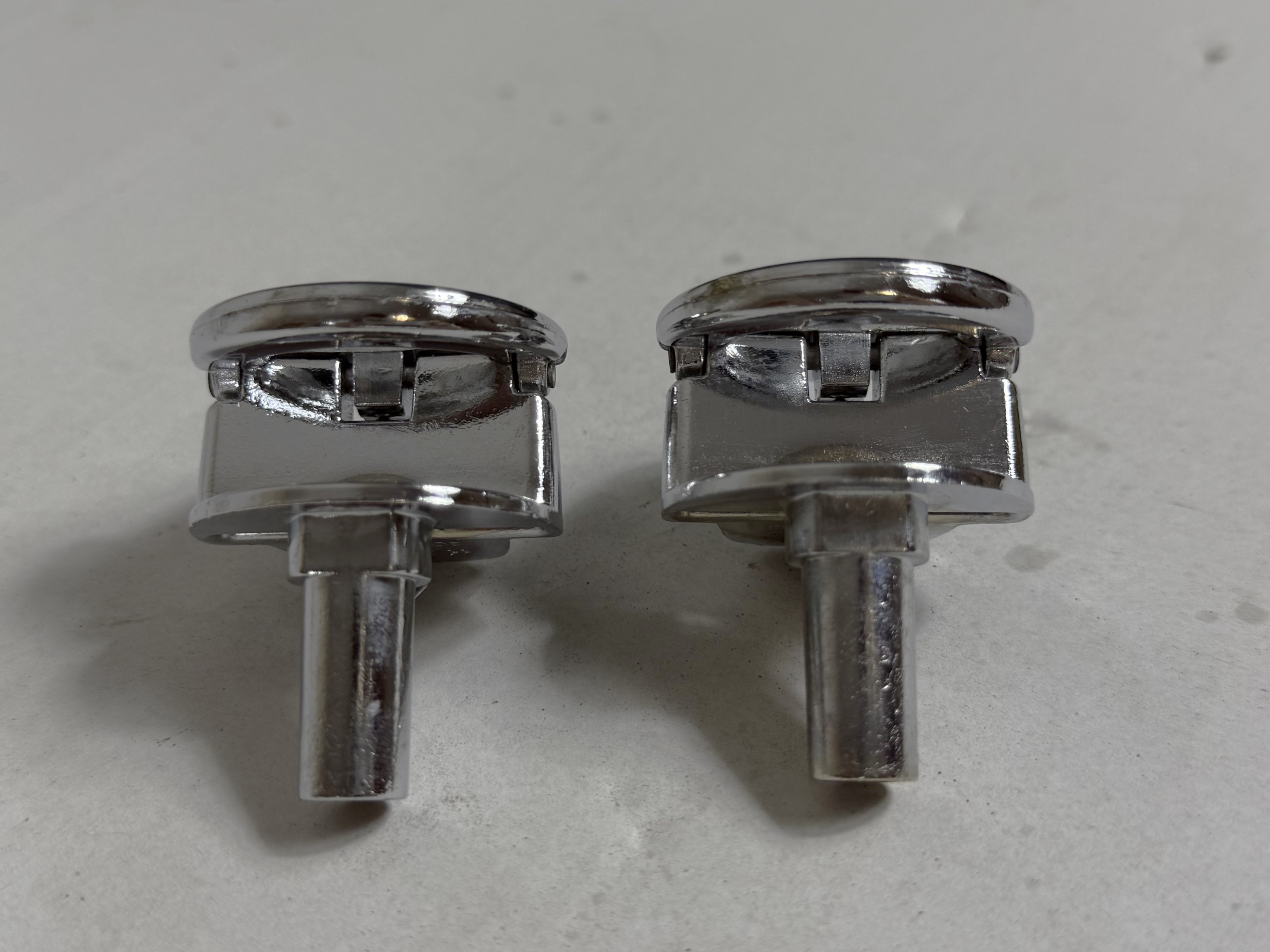 Крепление в багажник vw tiguan i 2007 2011 17102110 (2)