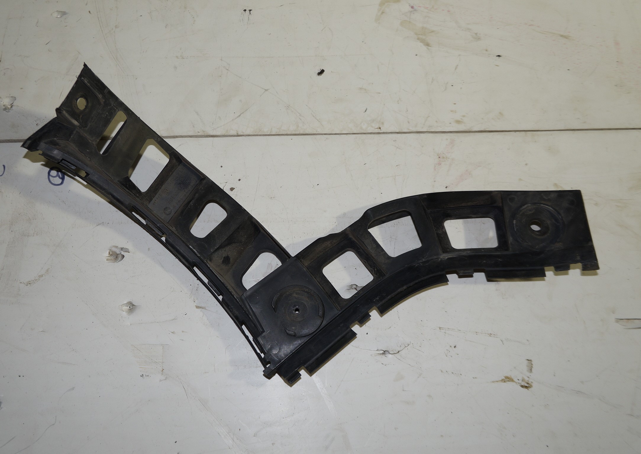 Крепление заднего бампера боковое правое заднее vw tiguan i 2007 2011 17102111 (2)