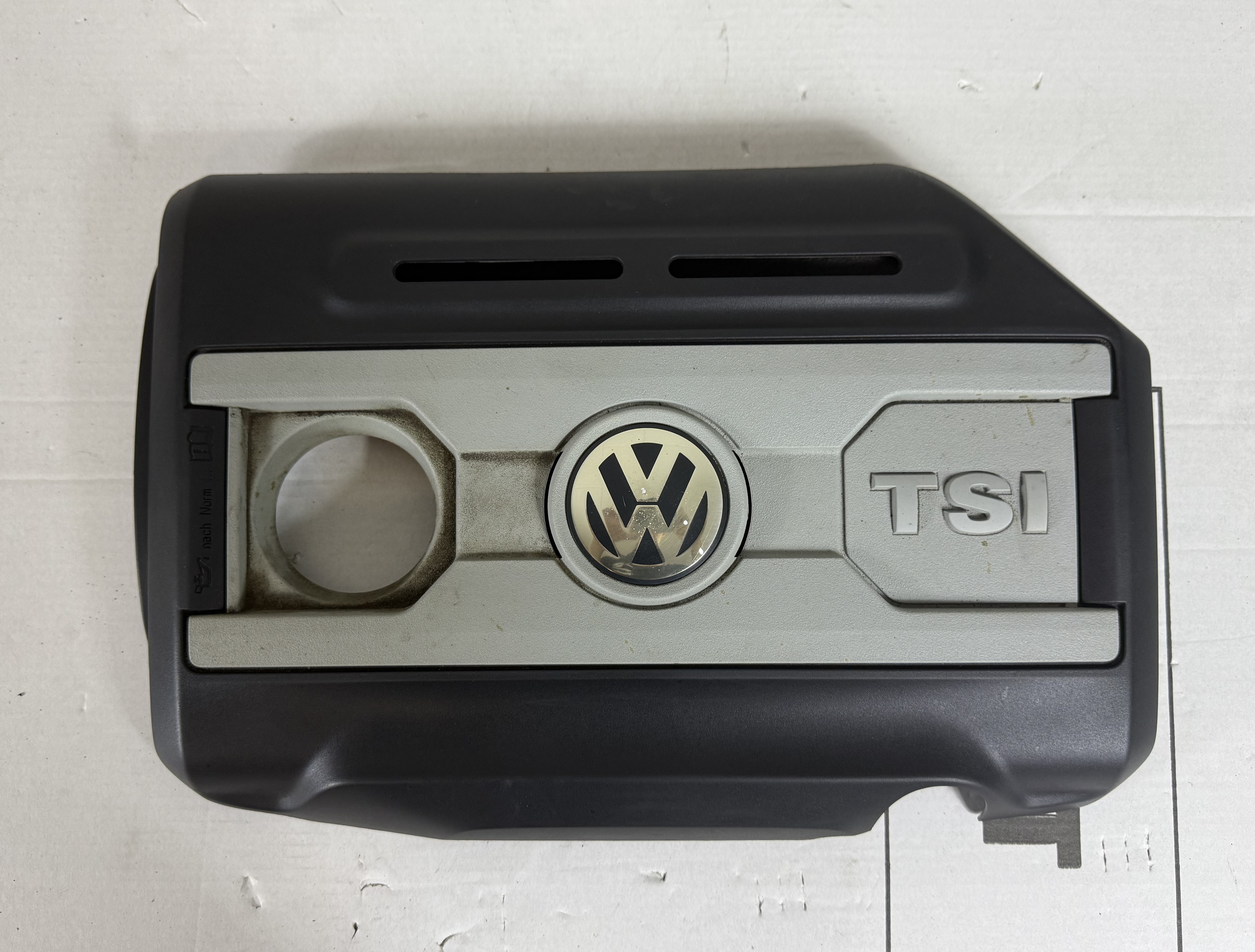 Крышка двигателя декор vw tiguan i 2007 2011 17102129 (1)