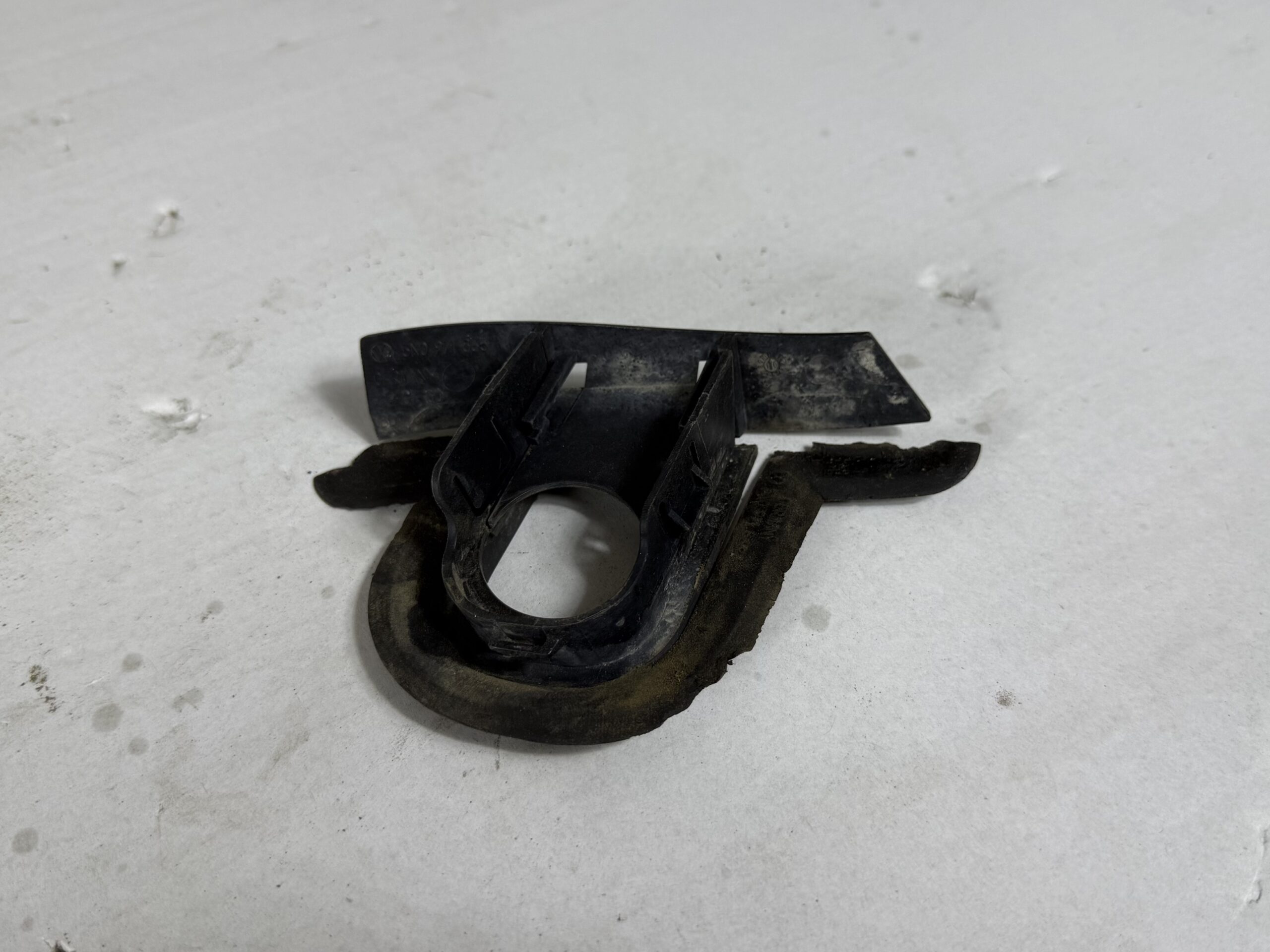 Крышка кабель канала правая vw tiguan i 2007 2011 17102131 (2)