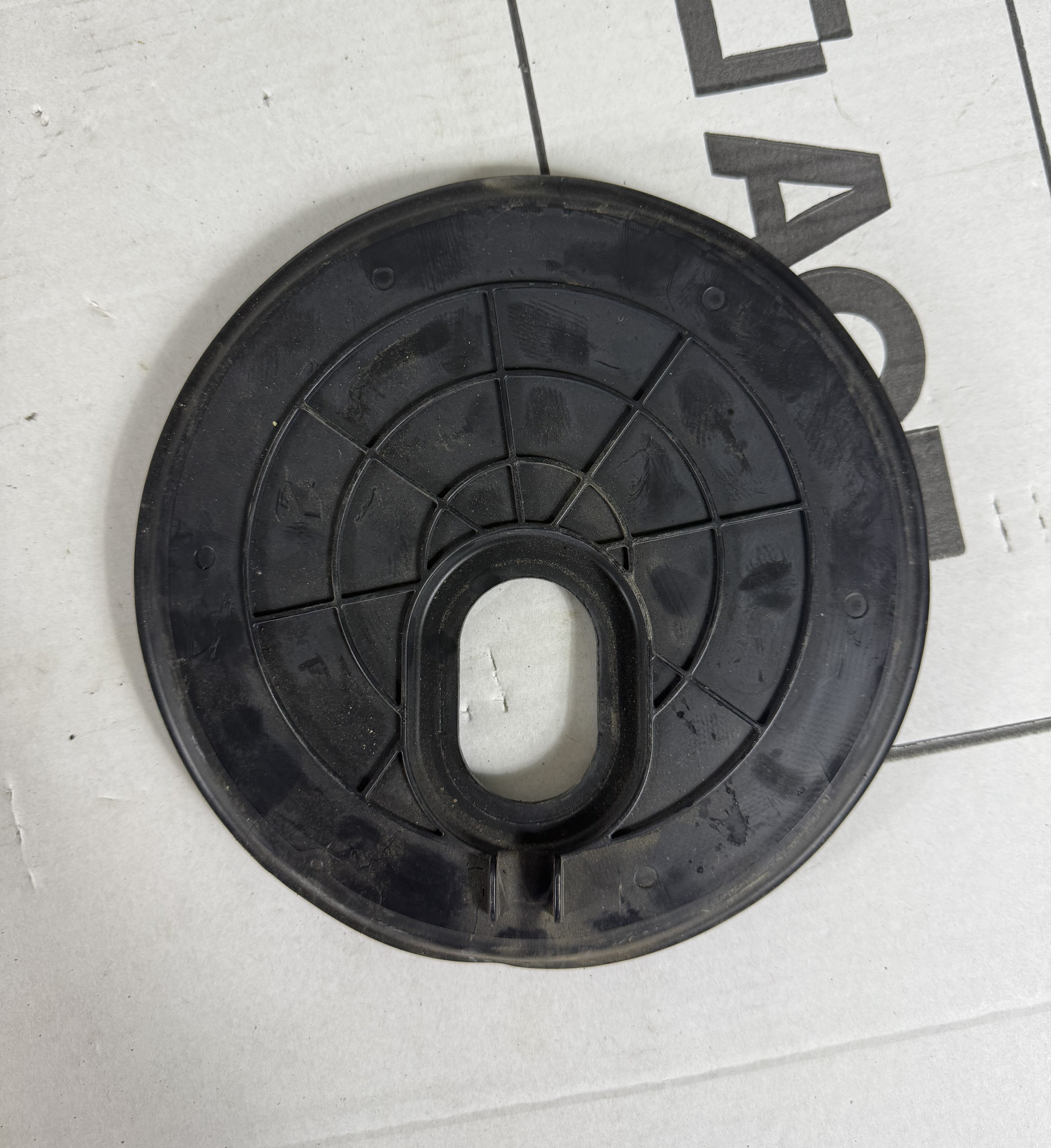 Крышка пробки топливного насоса бензонасоса vw tiguan i 2007 2011 17102132 (1)