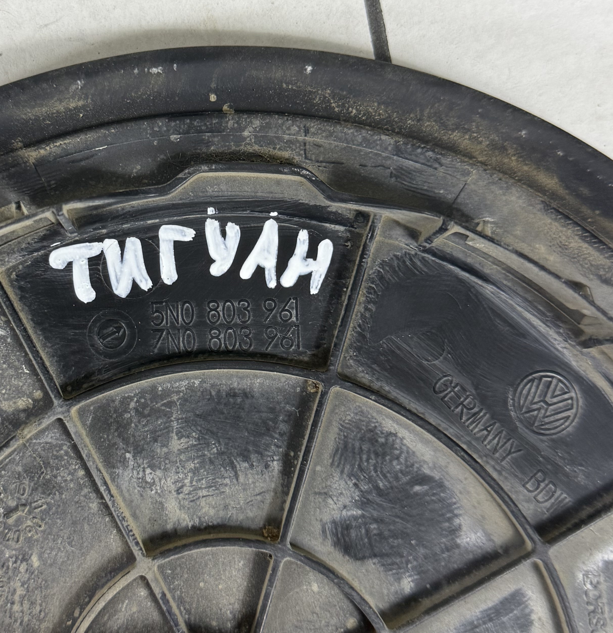 Крышка пробки топливного насоса бензонасоса vw tiguan i 2007 2011 17102132 (3)