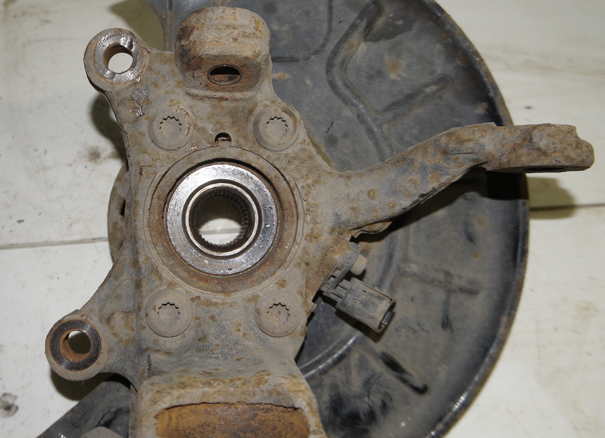 Кулак поворотный передний левый со ступицей vw tiguan i 2007 2011 17102135 (5)