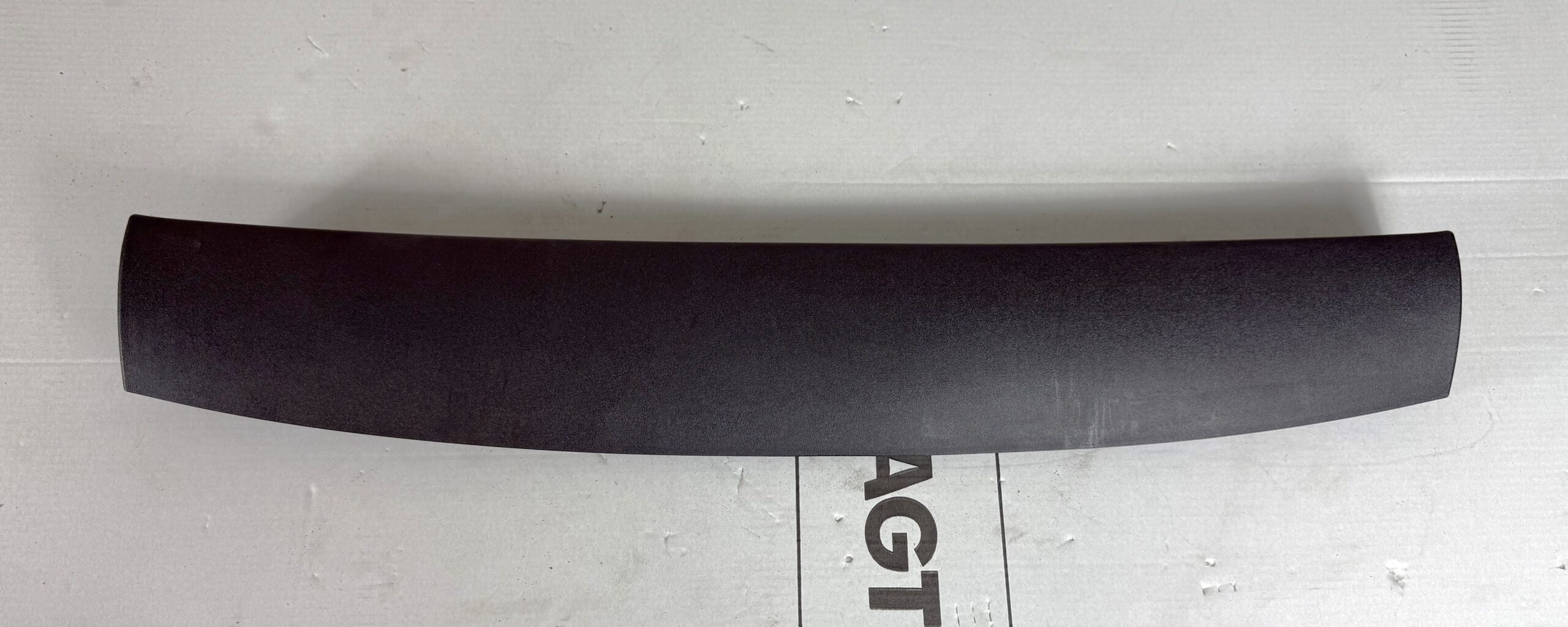 Накладка внутренняя двери багажника верхняя vw tiguan i 2007 2011 17102151 (1)