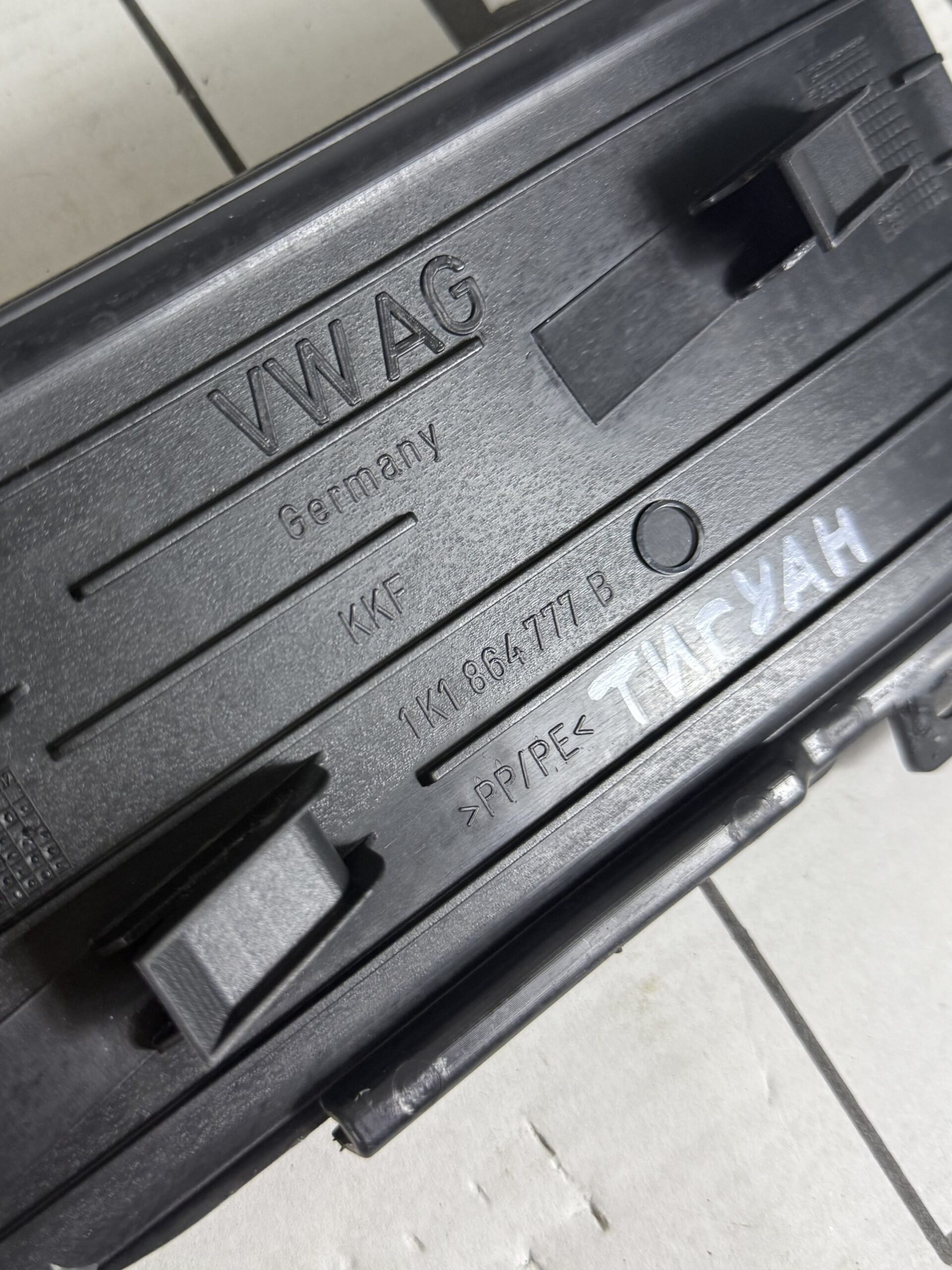 Накладка внутренняя пола под левую ногу vw tiguan i 2007 2011 17102161 (4)