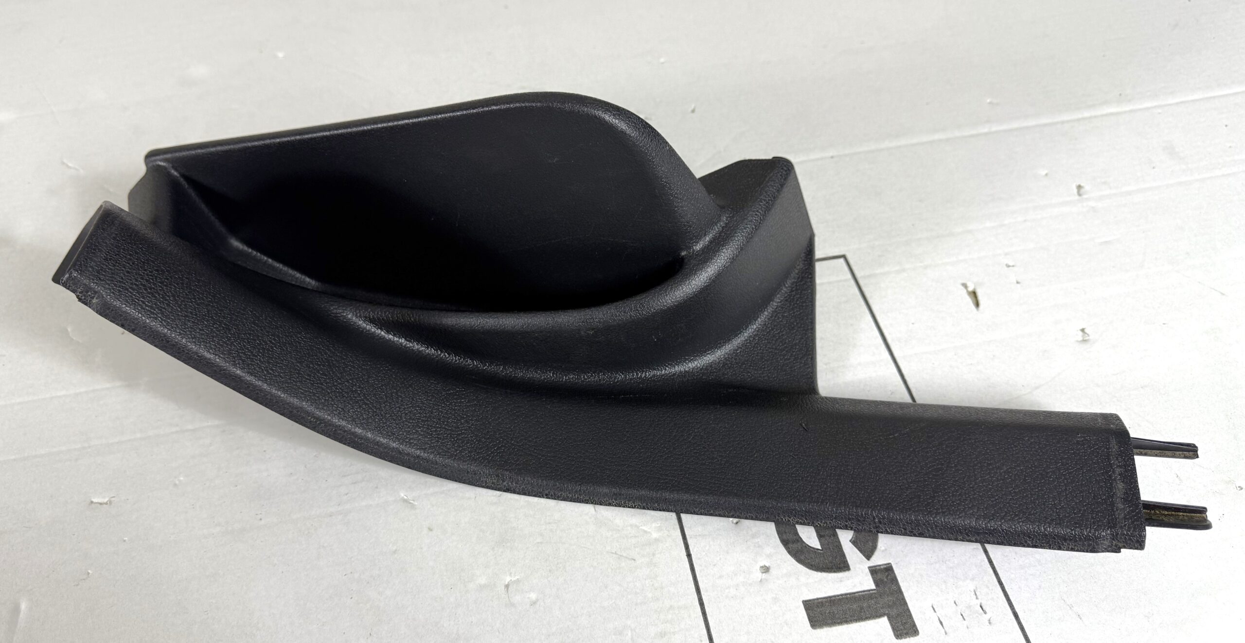 Накладка внутренняя порога задняя правая vw tiguan i 2007 2011 17102163 (1)