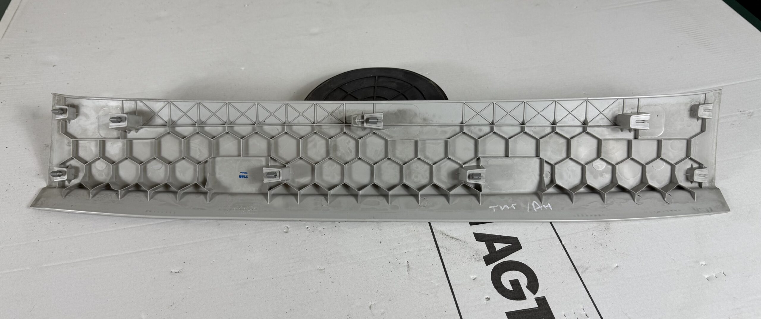 Накладка внутренняя потолка задняя vw tiguan i 2007 2011 17102166 (4)