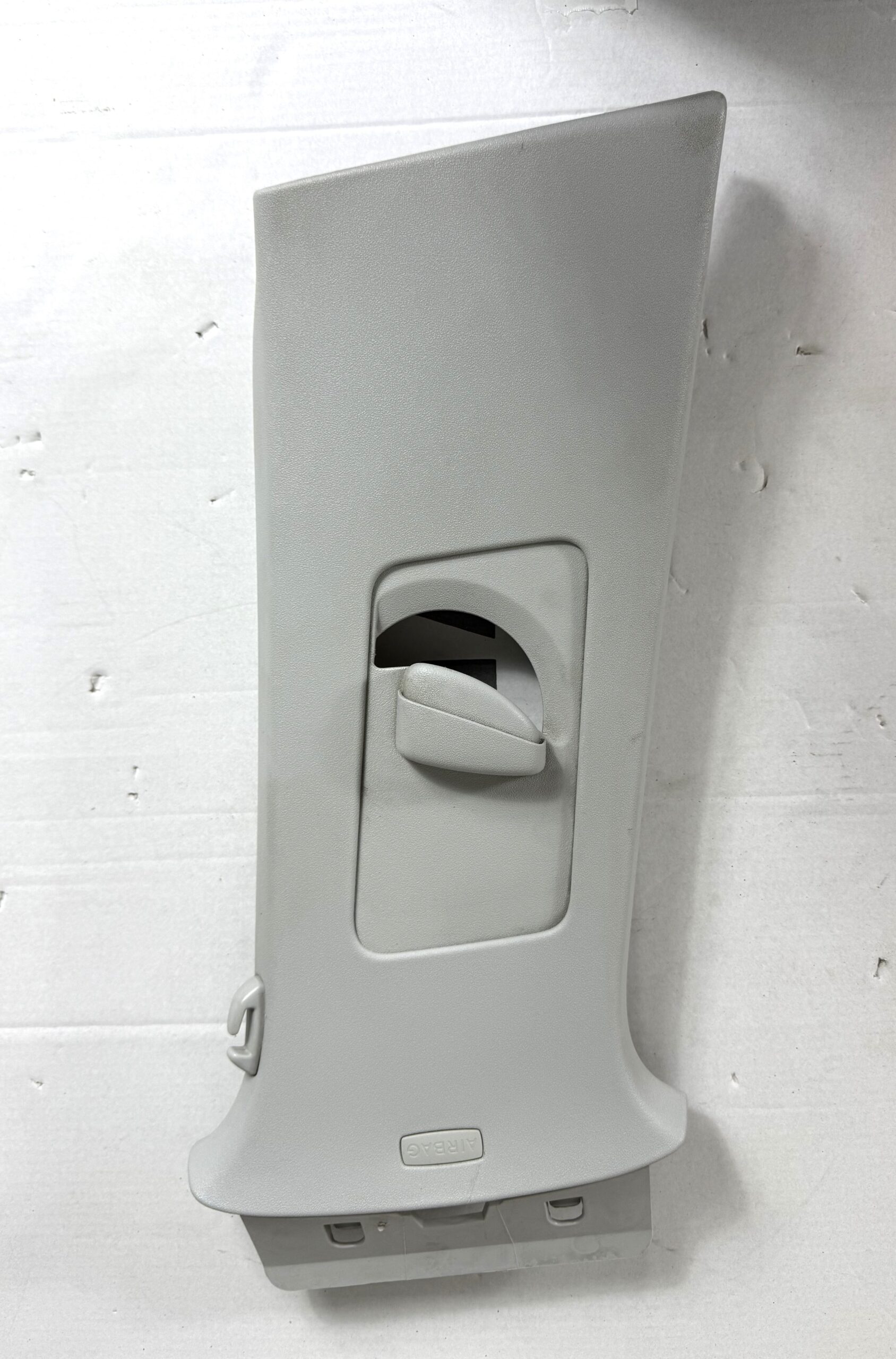 Накладка внутренняя средней стойки верхняя левая vw tiguan i 2007 2011 17102168 (1)