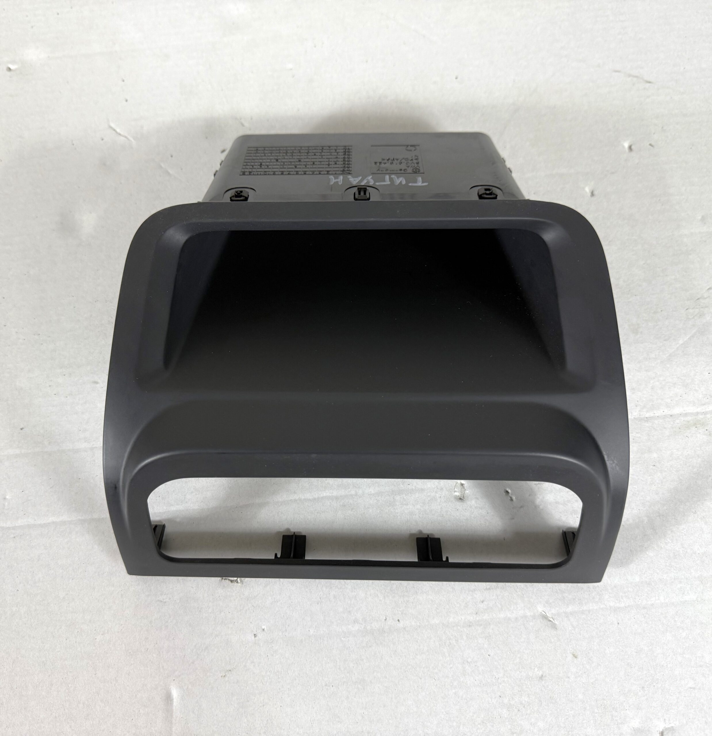 Накладка внутренняя торпедо ниша vw tiguan i 2007 2011 17102177 (1)