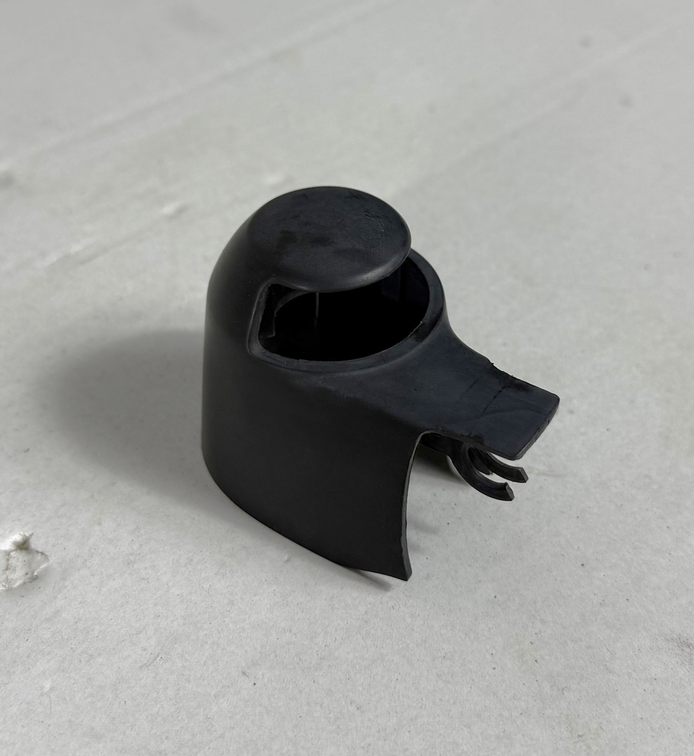 Накладка наружная стеклоочистителя заднего vw tiguan i 2007 2011 17102186 (1)