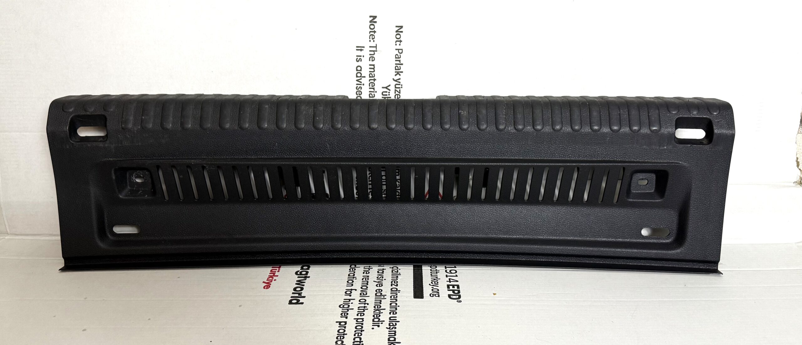 Накладка петли замка багажника vw tiguan i 2007 2011 17102187 (1)