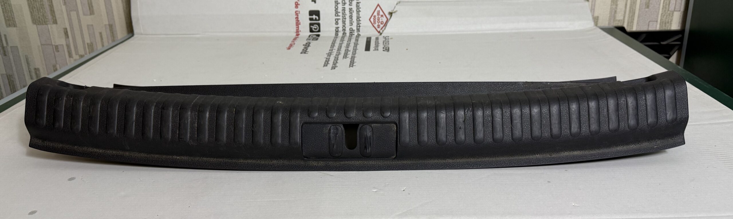 Накладка петли замка багажника vw tiguan i 2007 2011 17102187 (4)