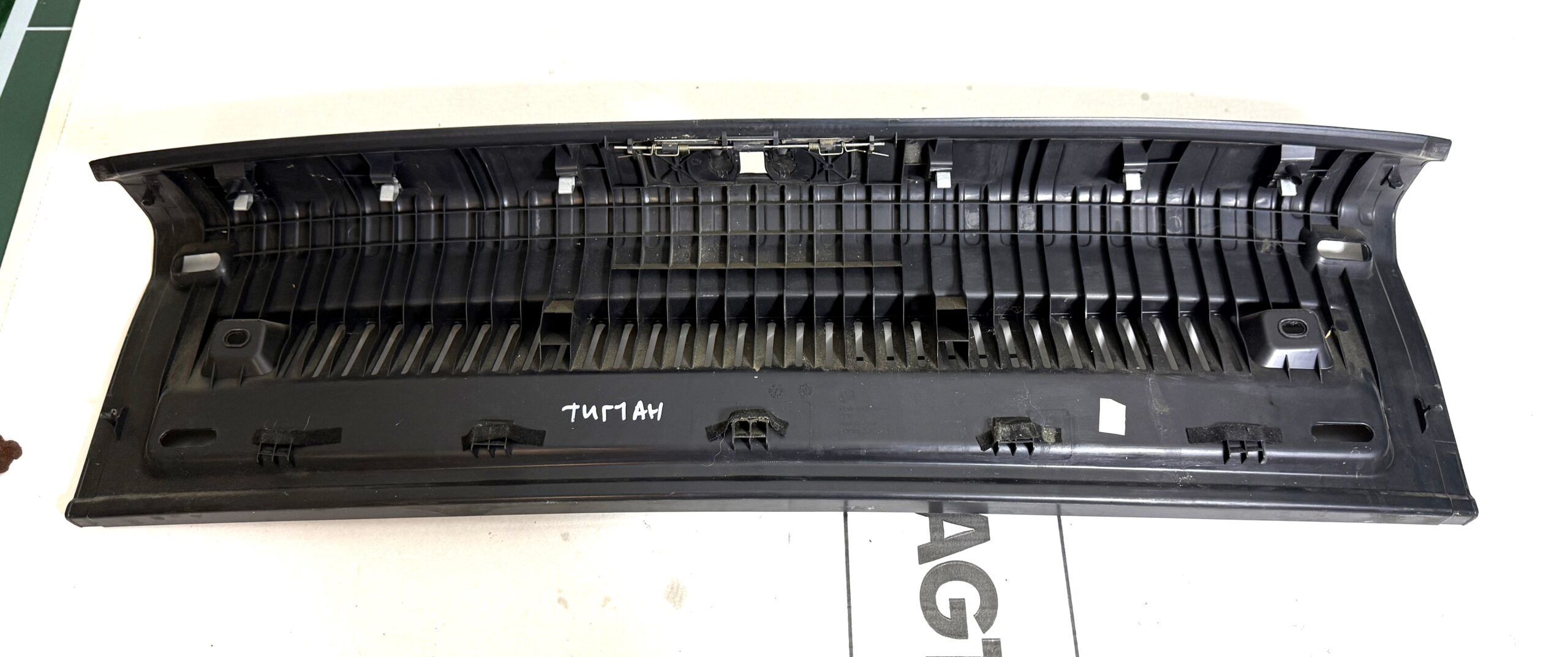 Накладка петли замка багажника vw tiguan i 2007 2011 17102187 (7)