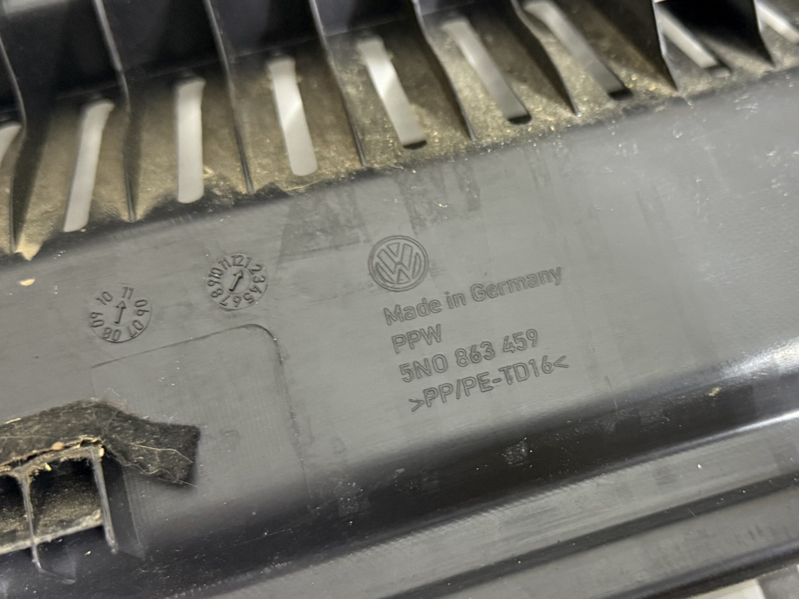Накладка петли замка багажника vw tiguan i 2007 2011 17102187 (9)