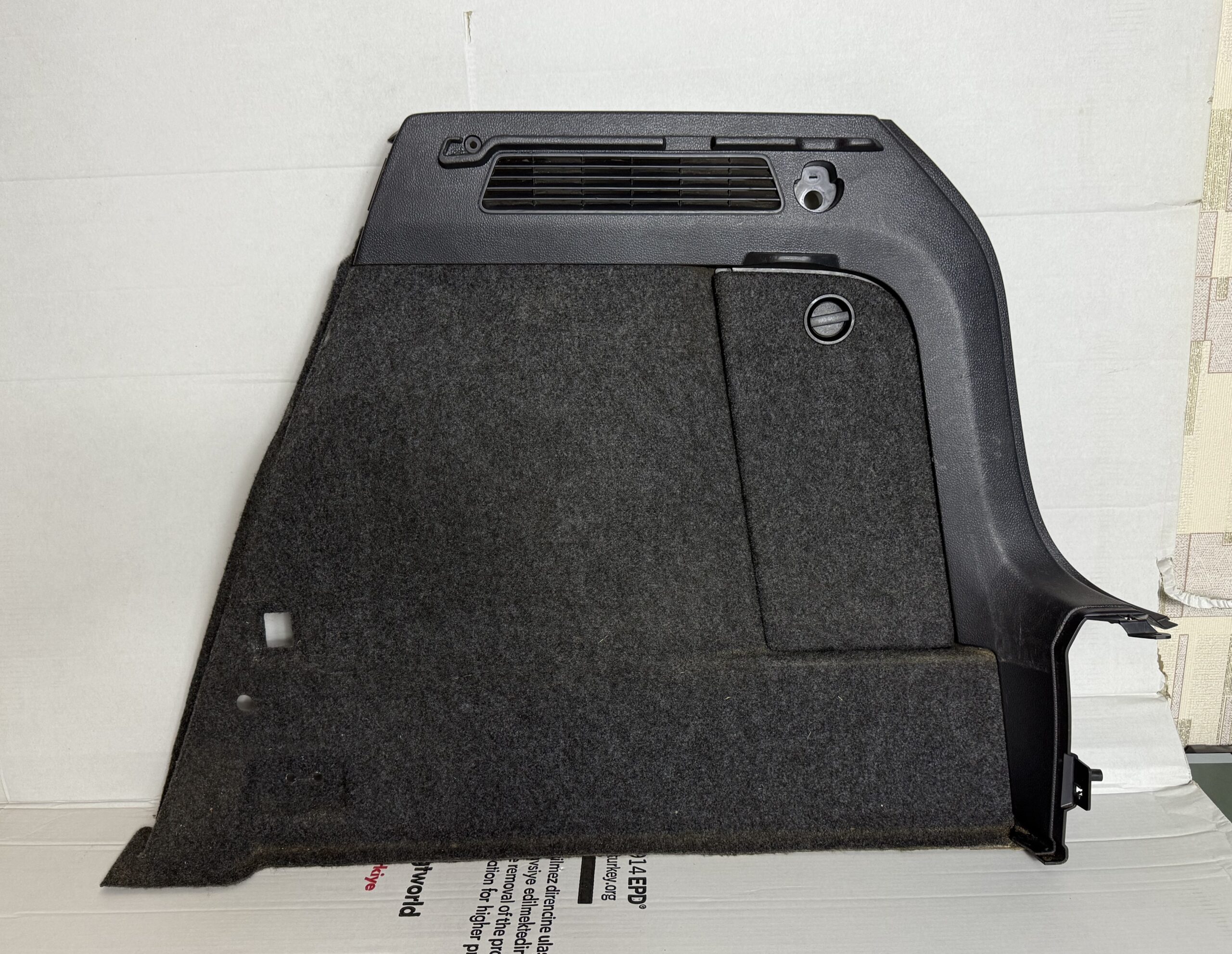 Обшивка багажника боковая правая vw tiguan i 2007 2011 17102194 (1)