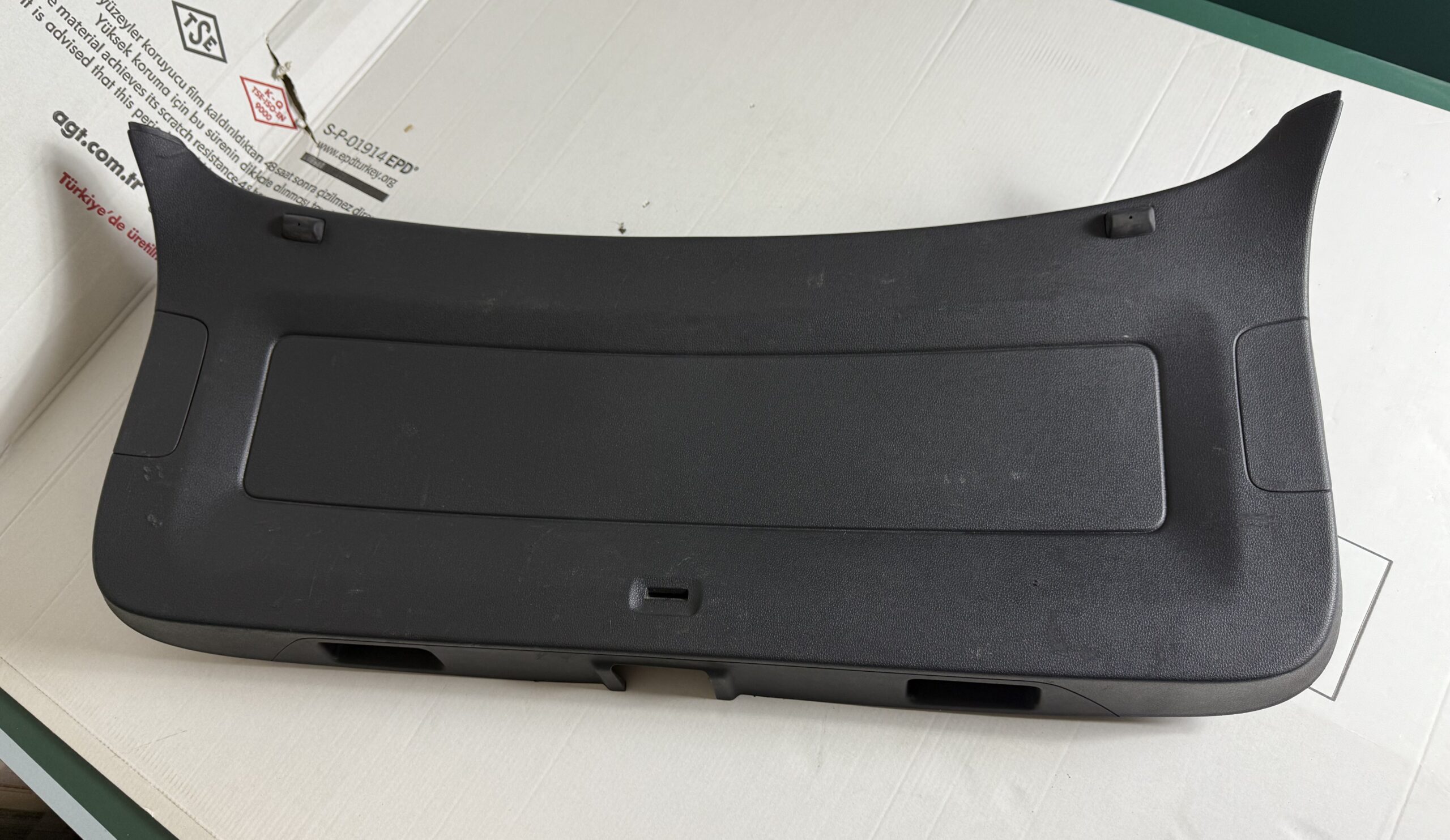 Обшивка двери багажника vw tiguan i 2007 2011 17102195 (1)