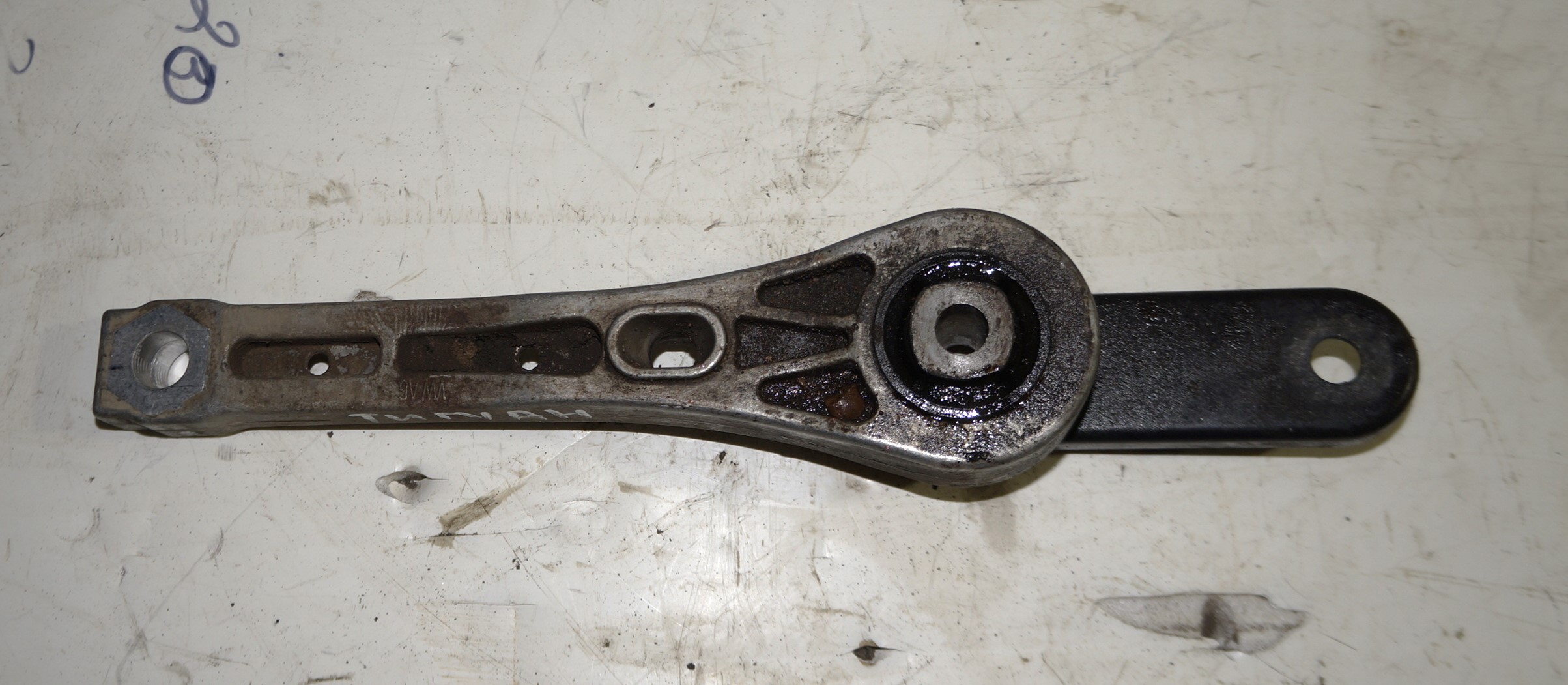 Опора кпп задняя vw tiguan i 2007 2011 17102204 (2)