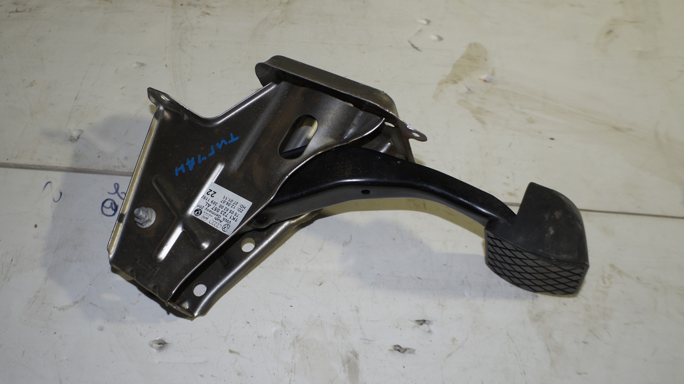 Педаль тормоза vw tiguan i 2007 2011 17102224 (1)