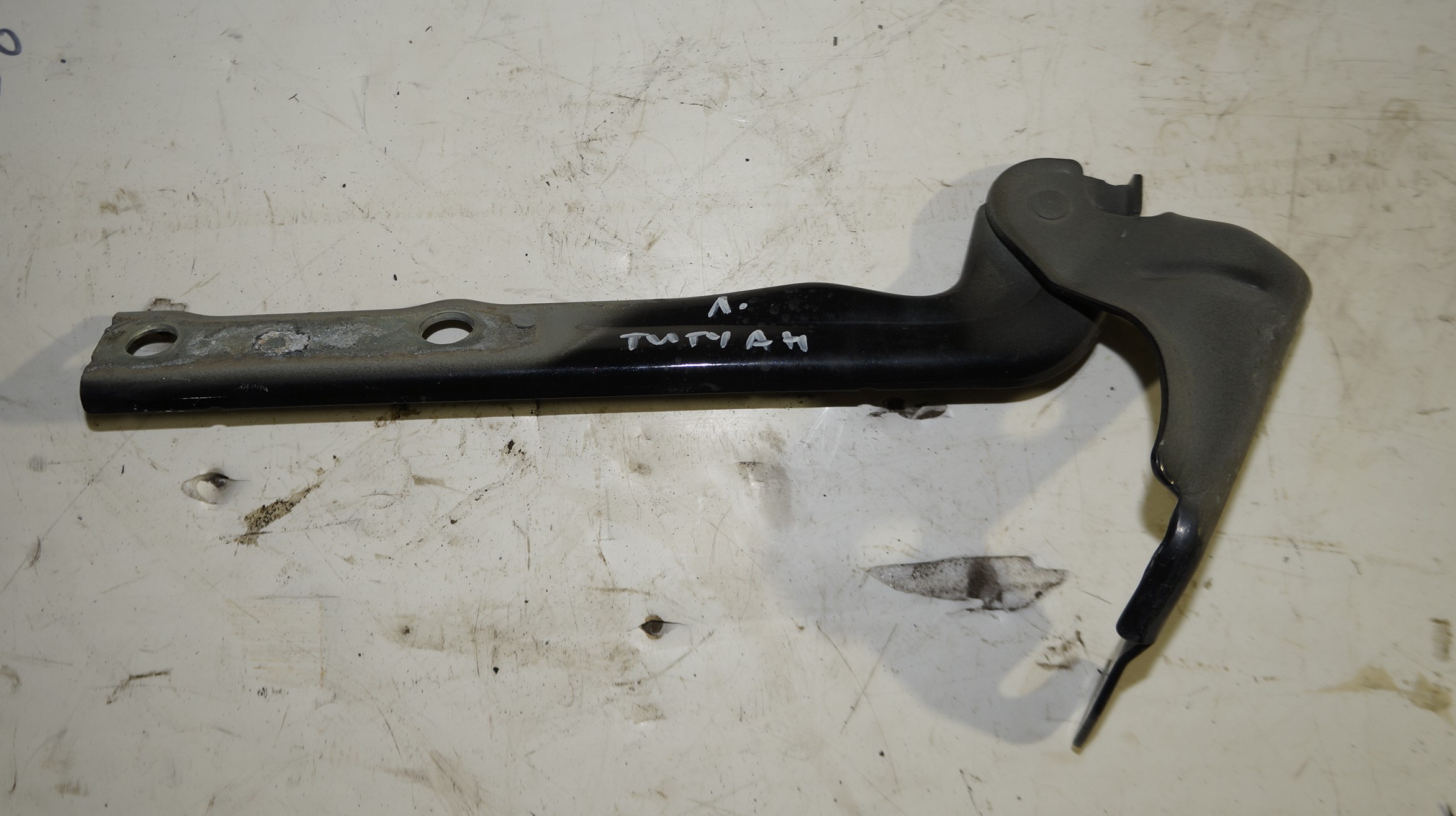 Петля капота левая vw tiguan i 2007 2011 17102228 (1)