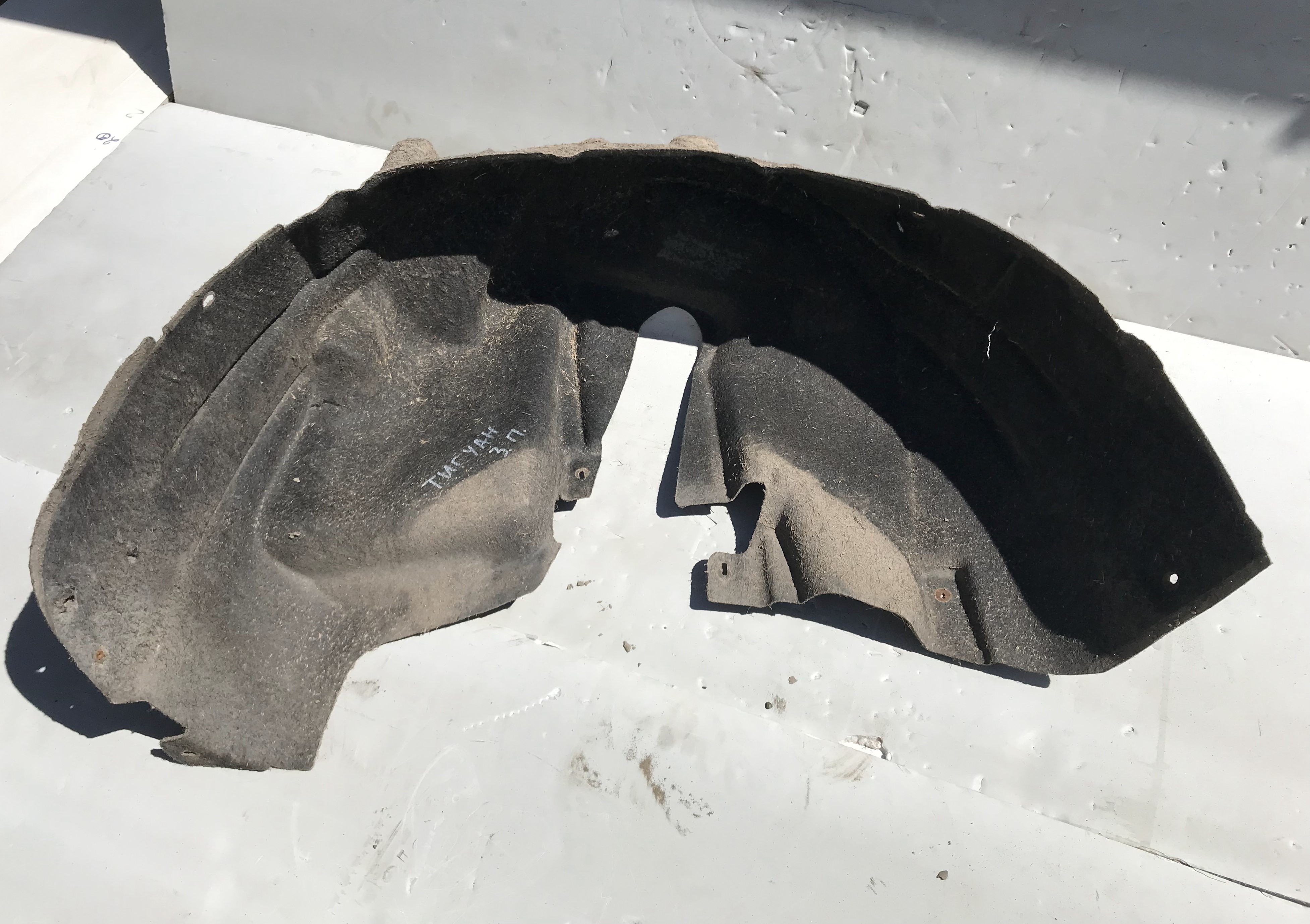 Подкрылок задний правый локер оригинал vw tiguan i 2007 2011 17102233 (1)