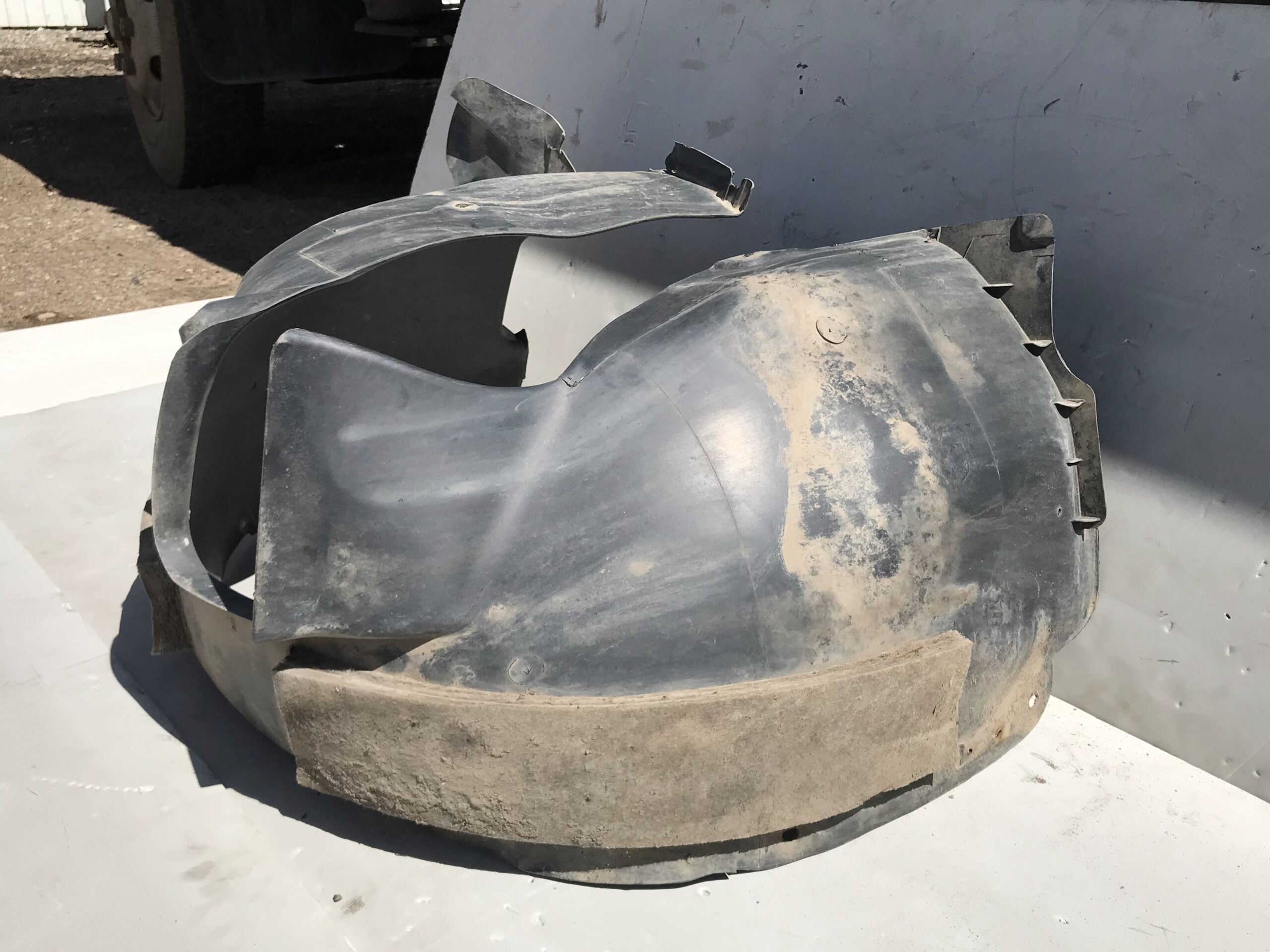 Подкрылок передний левый локер оригинал vw tiguan i 2007 2011 17102234 (6)