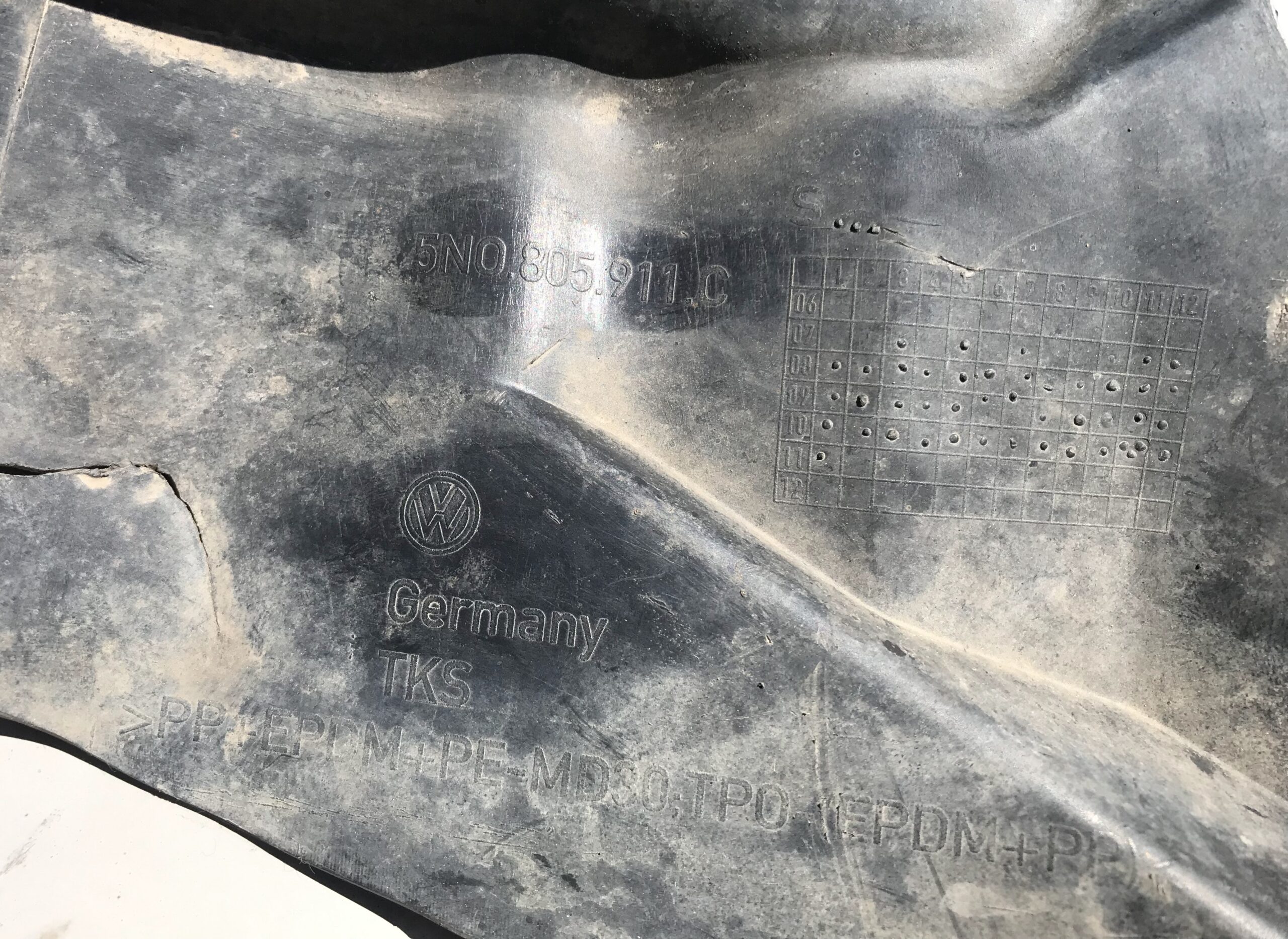 Подкрылок передний левый локер оригинал vw tiguan i 2007 2011 17102234 (8)