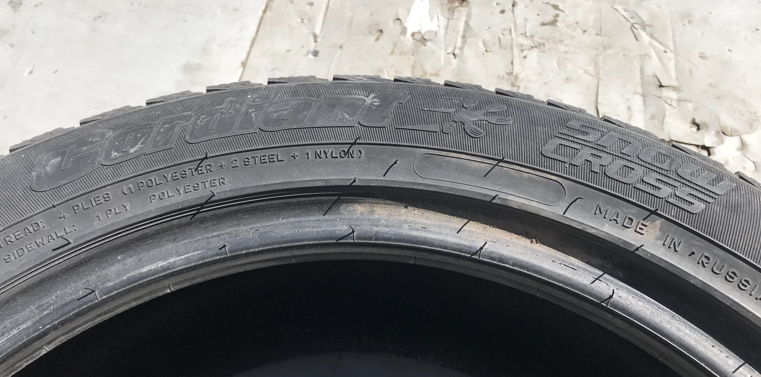 Резина бу зимняя шипованая r17 1 шт. 21555 vw tiguan i 2007 2011 17102254 (2)