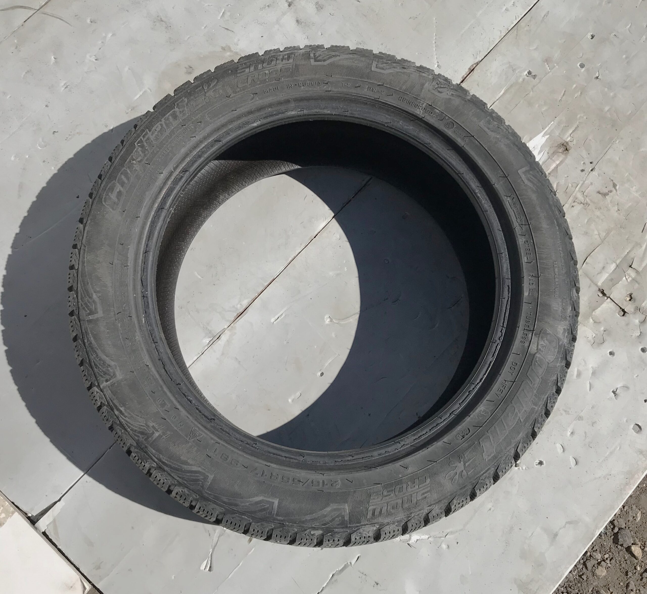 Резина бу зимняя шипованая r17 1 шт. 21555 vw tiguan i 2007 2011 17102254 (6)