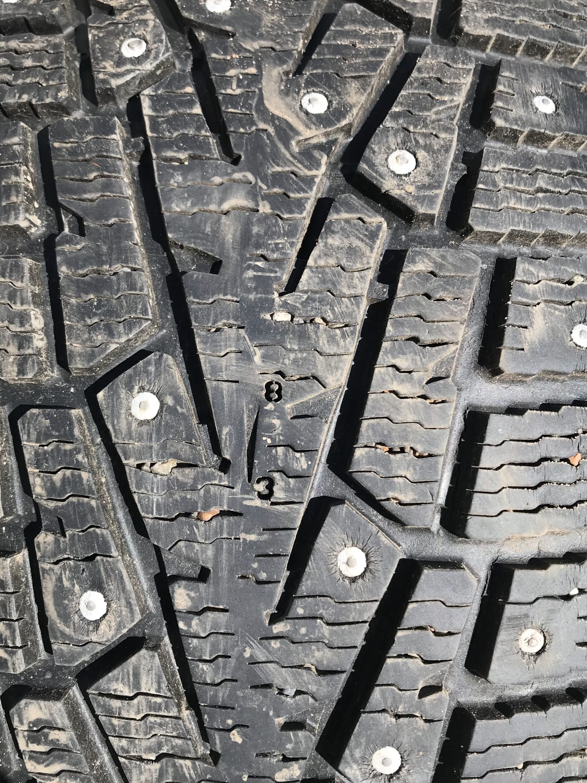 Резина бу зимняя шипованая r17 1 шт. 21555 vw tiguan i 2007 2011 17102254 (8)