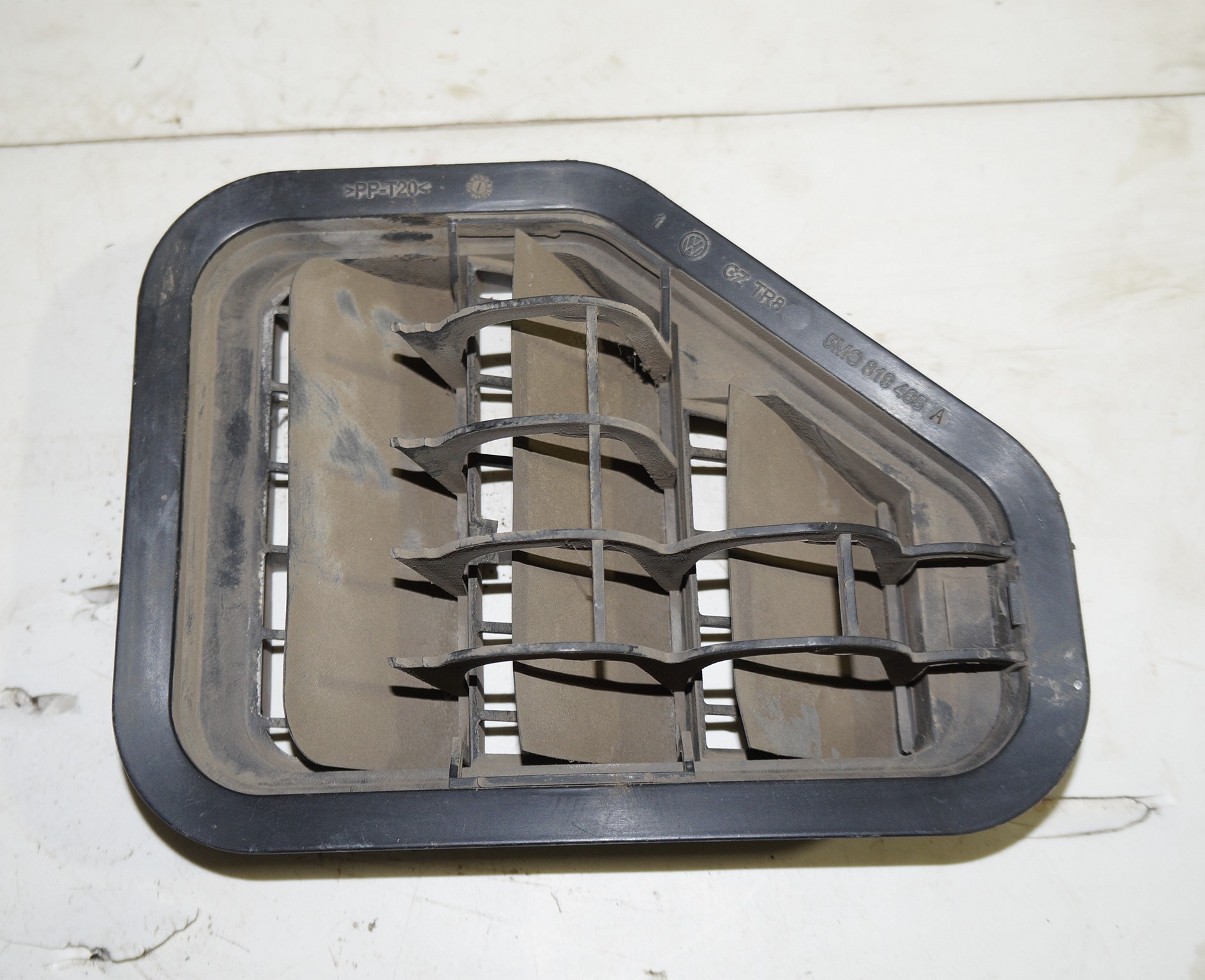 Решетка вентиляционная левая vw tiguan i 2007 2011 17102258 (1)
