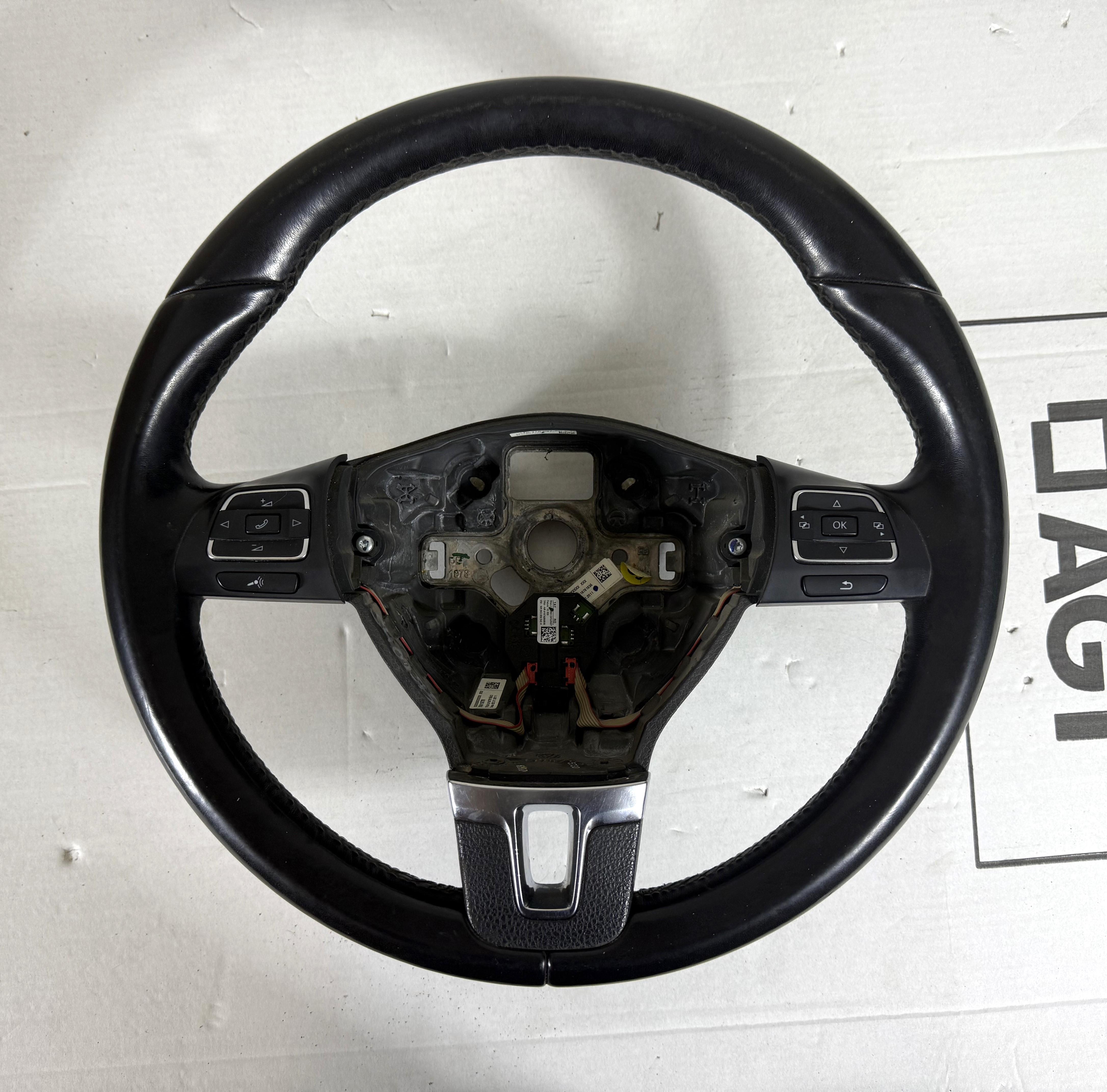 Руль (рулевое колесо) кожа мульти vw tiguan i 2007 2011 17102260 (1)