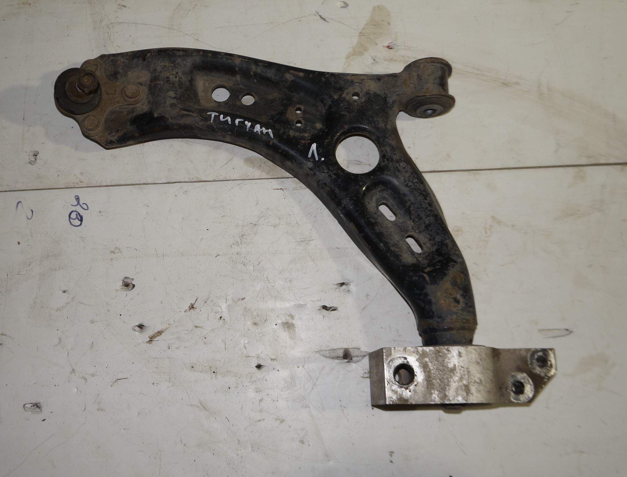 Рычаг передней подвески левый vw tiguan i 2007 2011 17102265 (1)